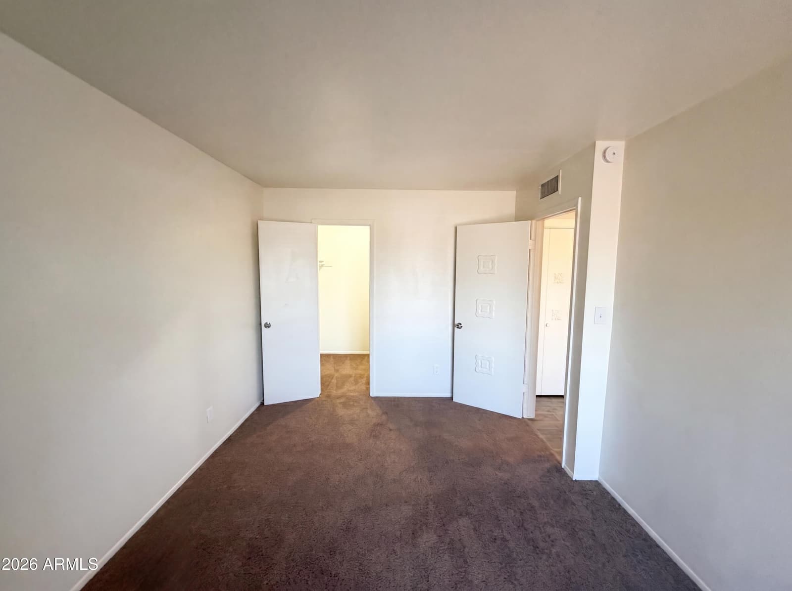 8446 N 34TH Drive, Phoenix, AZ 85051 — photo 4 of 16