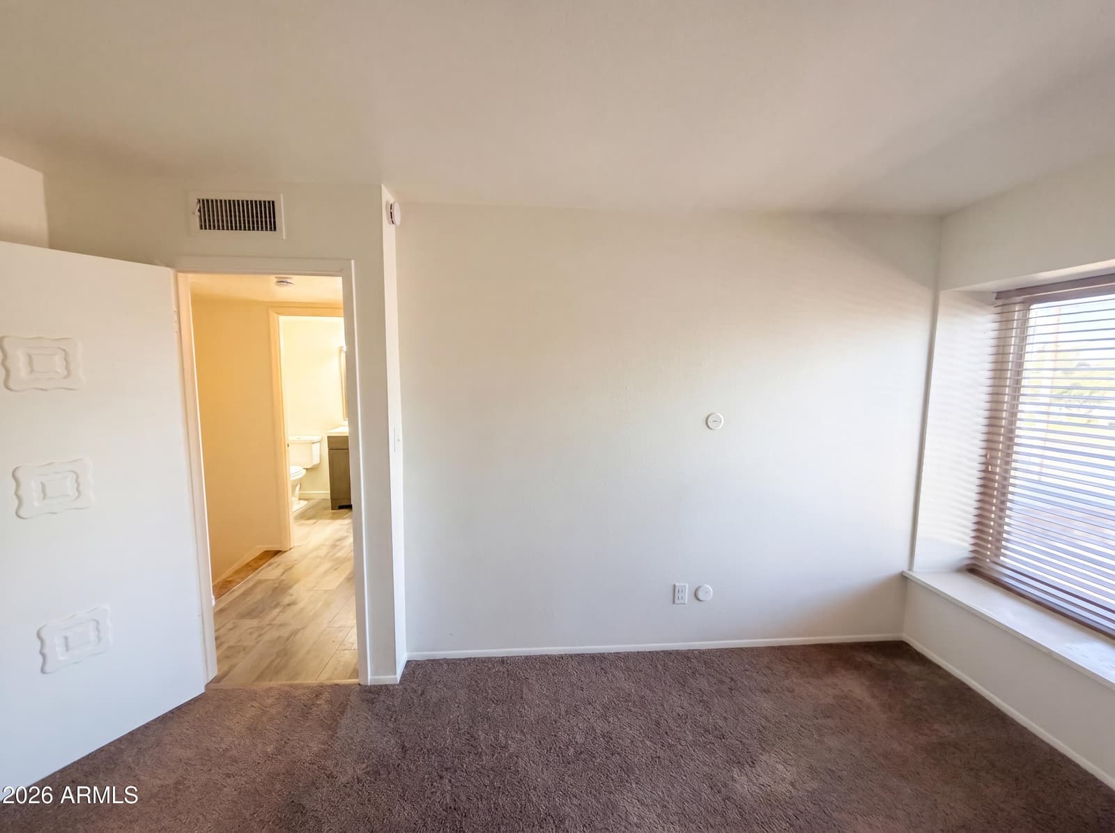 8446 N 34TH Drive, Phoenix, AZ 85051 — photo 8 of 16