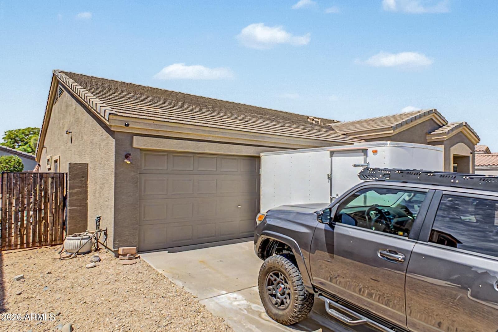 8365 W BERRIDGE Lane, Glendale, AZ 85305 — photo 4 of 28