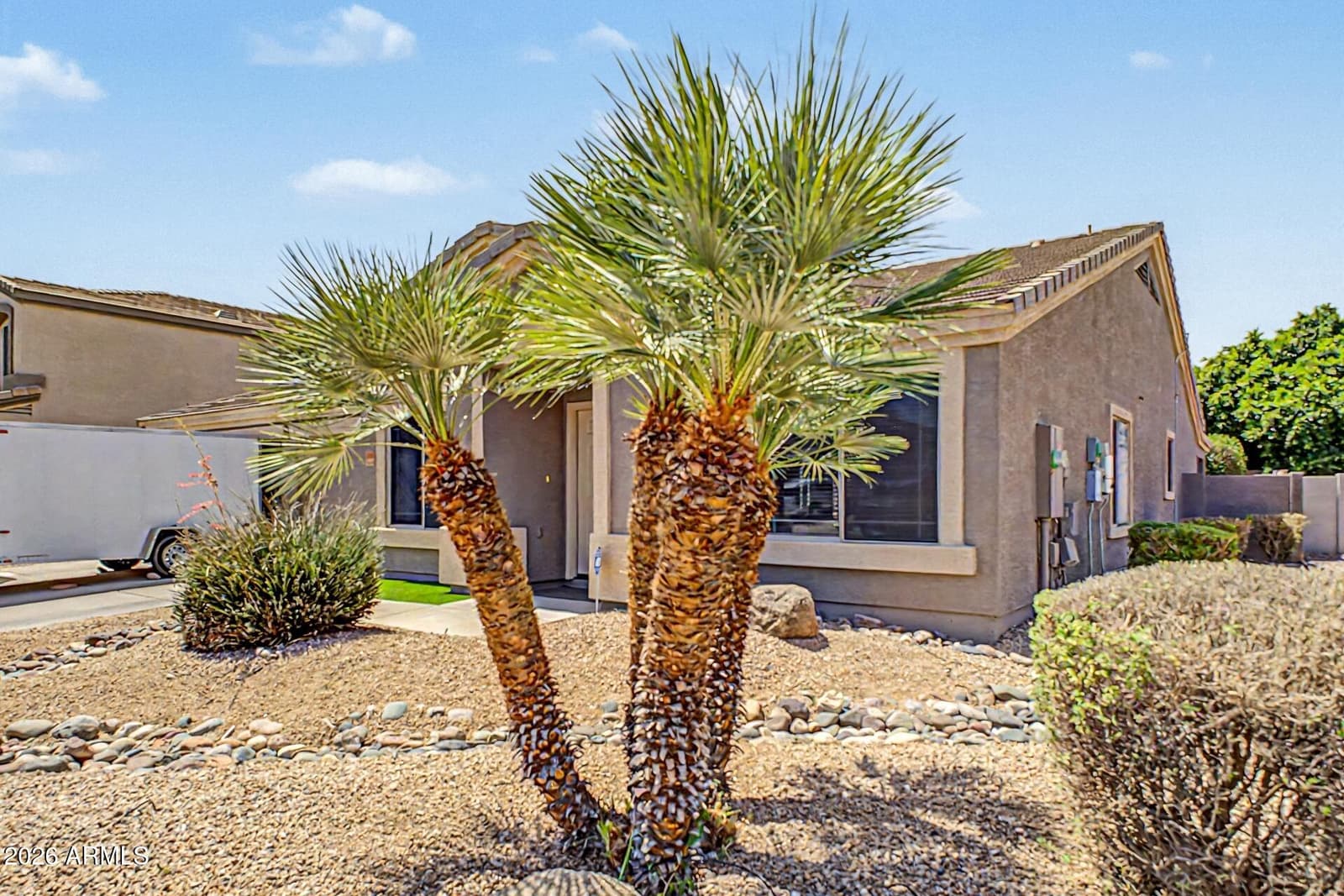 8365 W BERRIDGE Lane, Glendale, AZ 85305 — photo 6 of 28