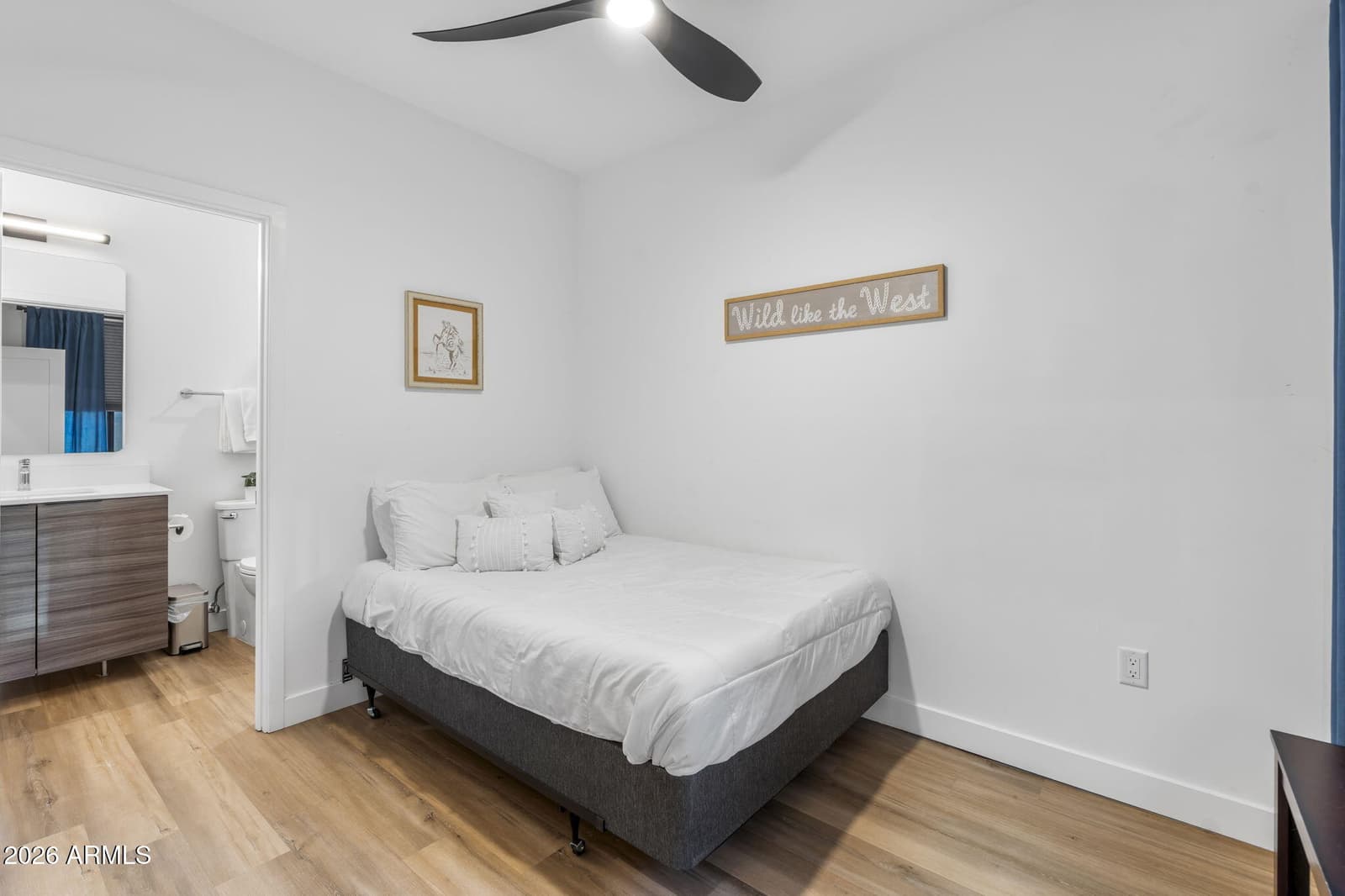 4220 N 32ND Street 32, Phoenix, AZ 85018 — photo 10 of 52