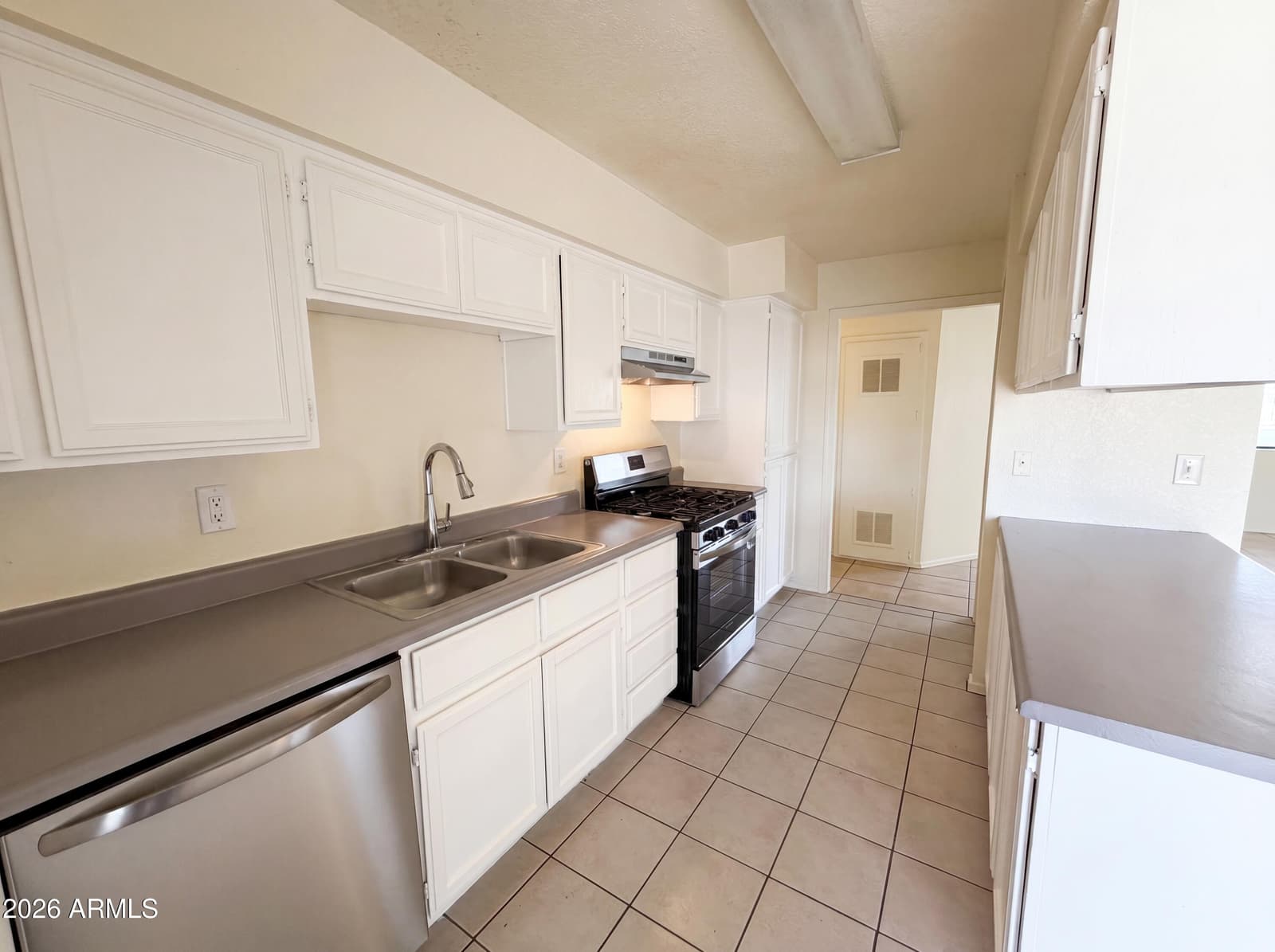 4636 N 67TH Avenue, Phoenix, AZ 85033 — photo 7 of 19