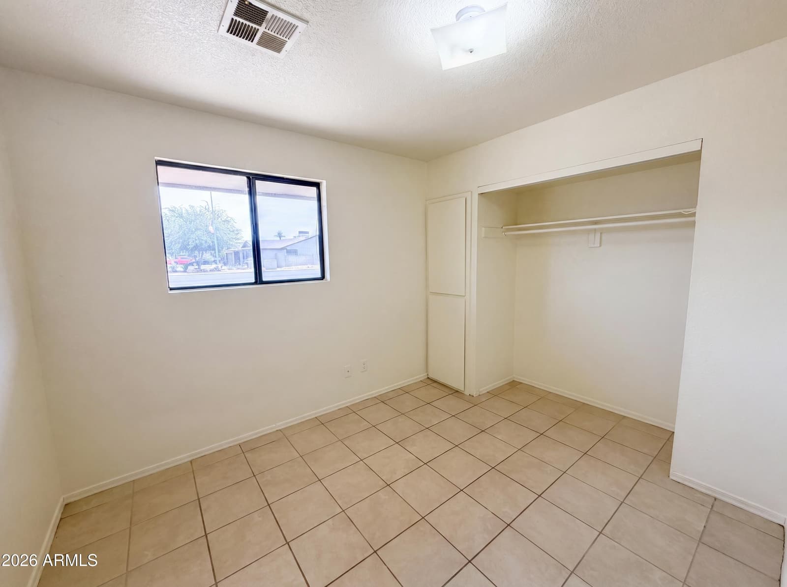 4636 N 67TH Avenue, Phoenix, AZ 85033 — photo 8 of 19