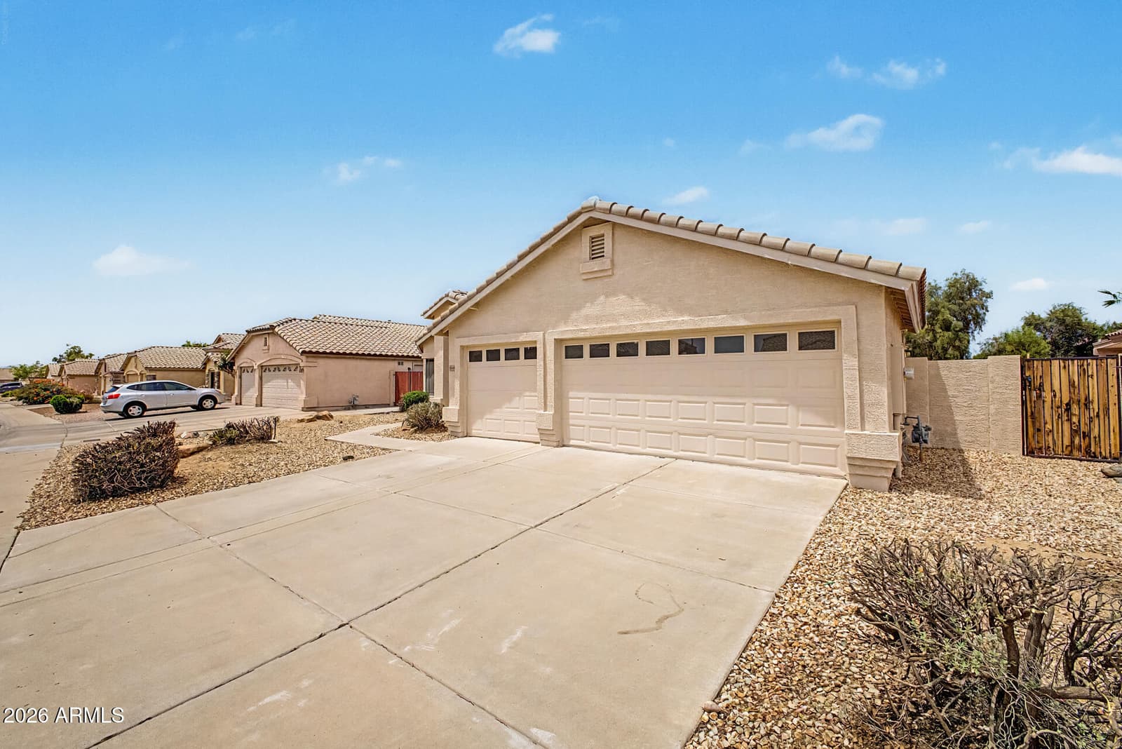 8340 W STELLA Way, Glendale, AZ 85305 — photo 2 of 40