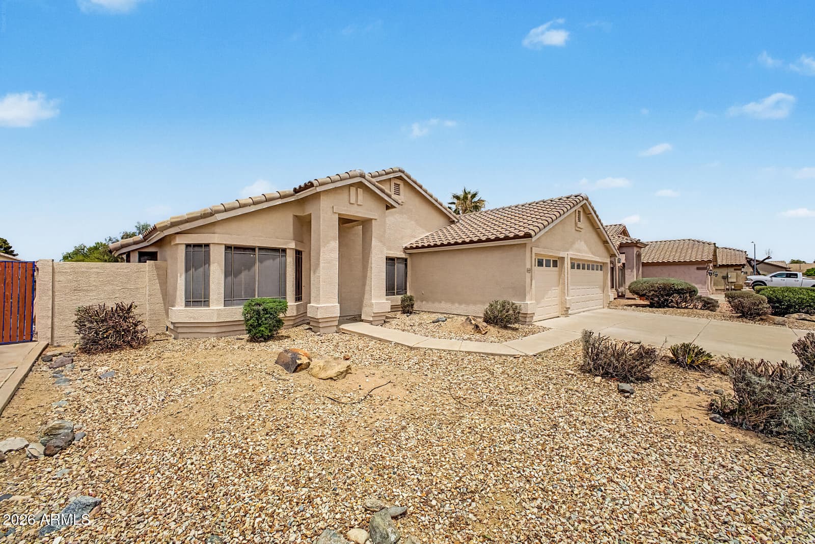 8340 W STELLA Way, Glendale, AZ 85305 — photo 3 of 40
