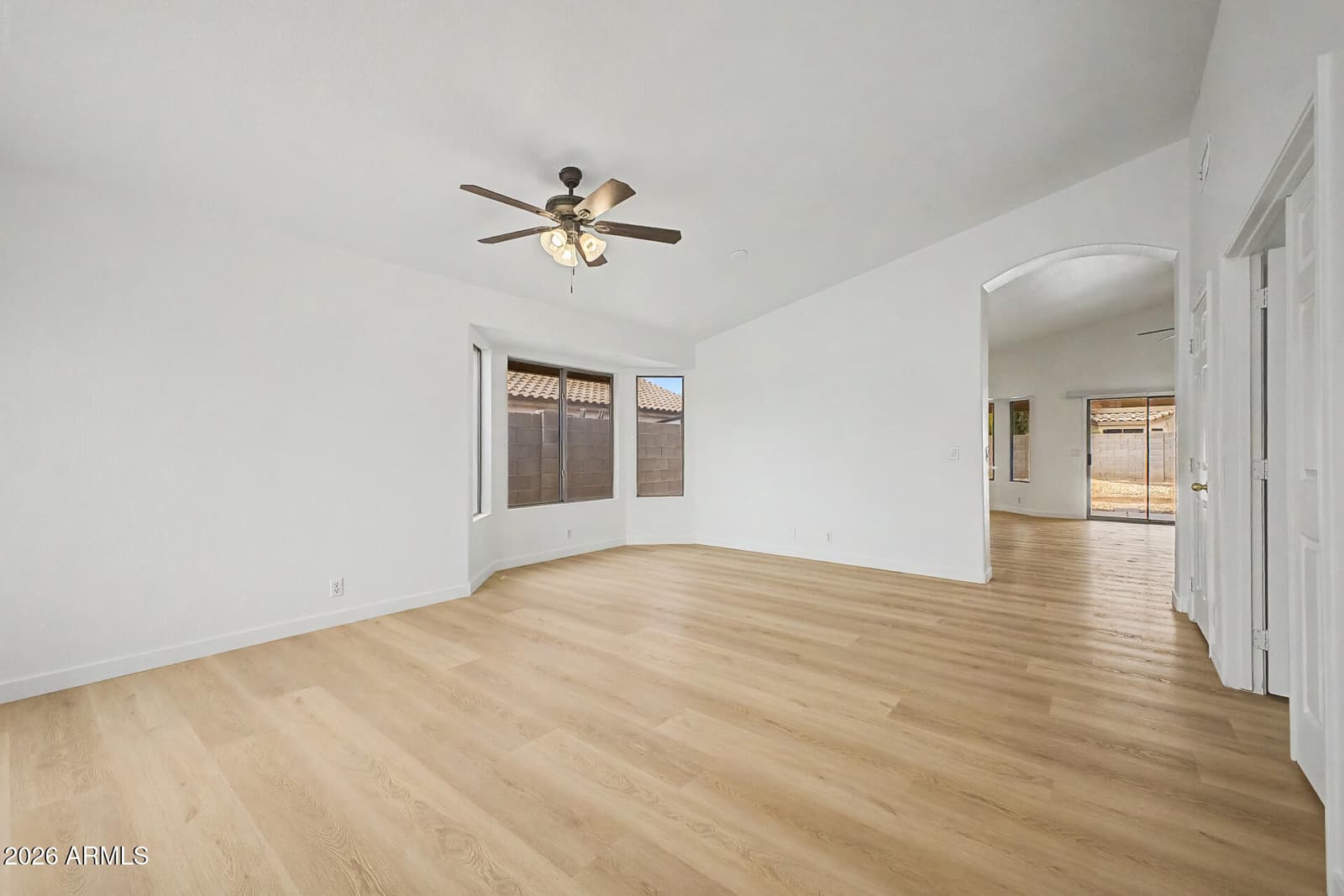 8340 W STELLA Way, Glendale, AZ 85305 — photo 5 of 40