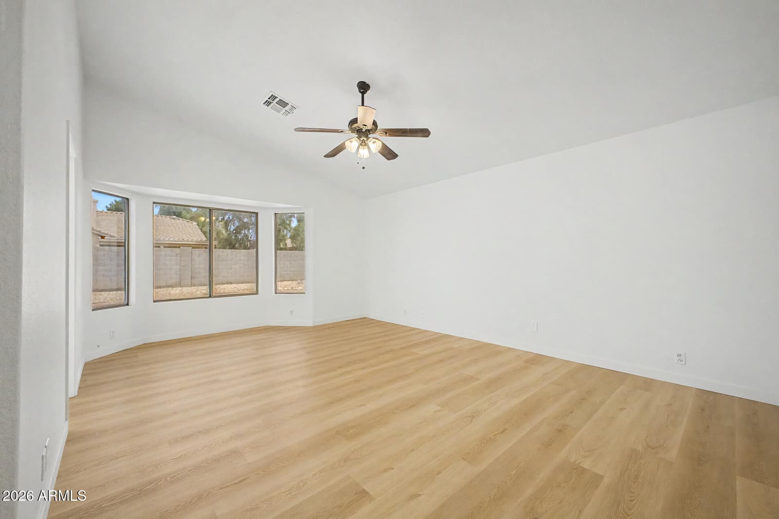 8340 W STELLA Way, Glendale, AZ 85305 — photo 13 of 40