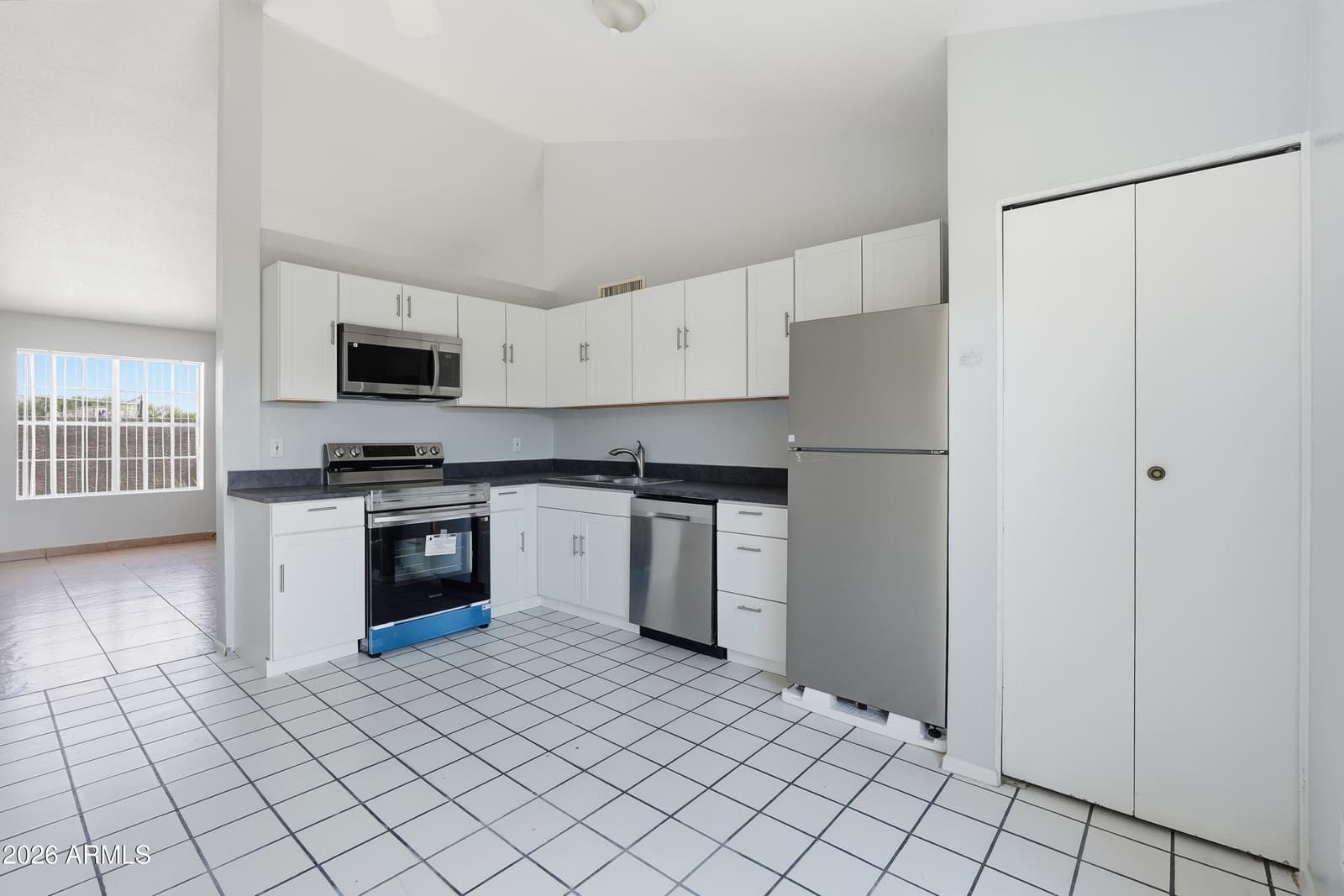 5960 W OREGON Avenue 170, Glendale, AZ 85301 — photo 8 of 27