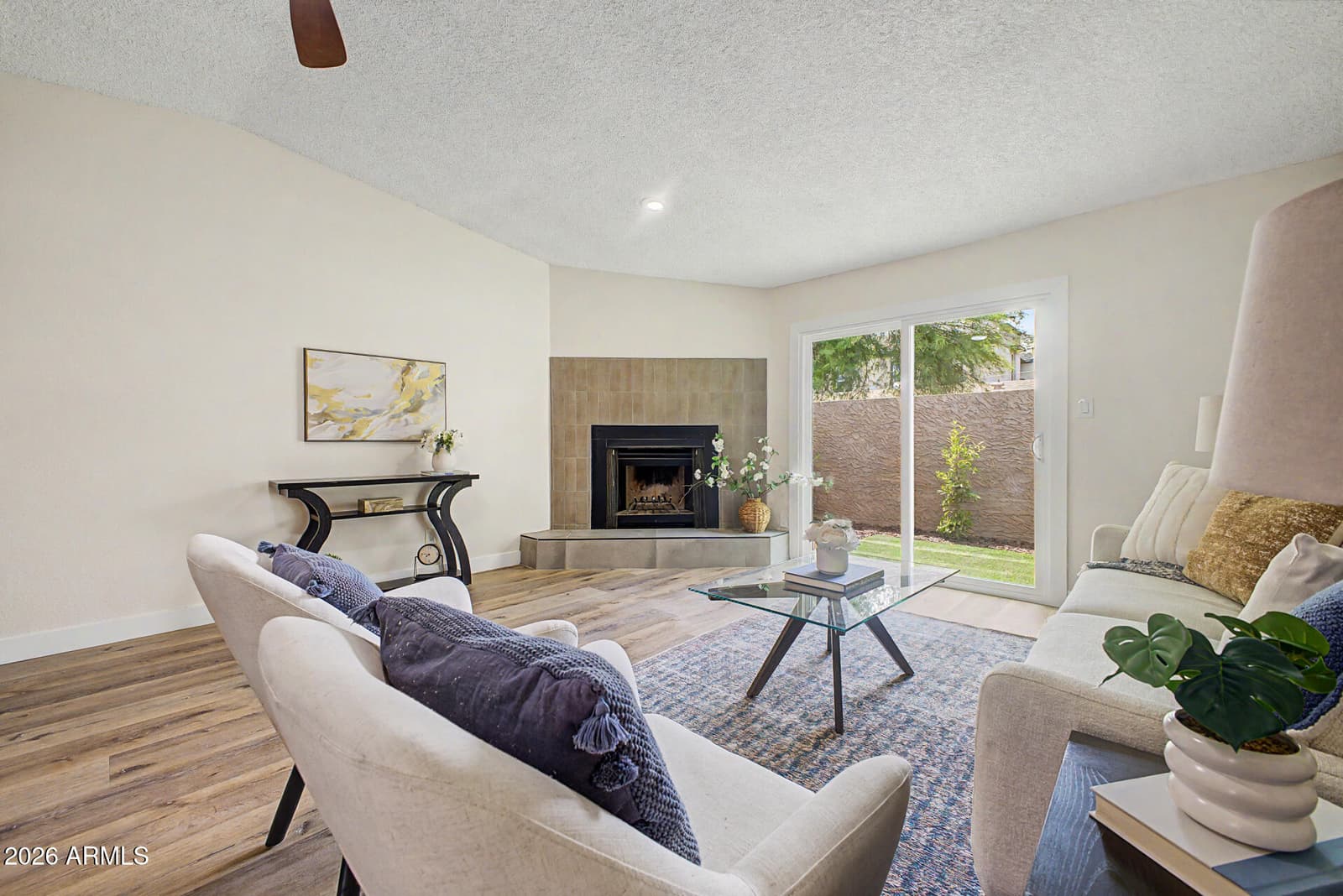 3033 N 37TH Street 6, Phoenix, AZ 85018 — photo 5 of 32