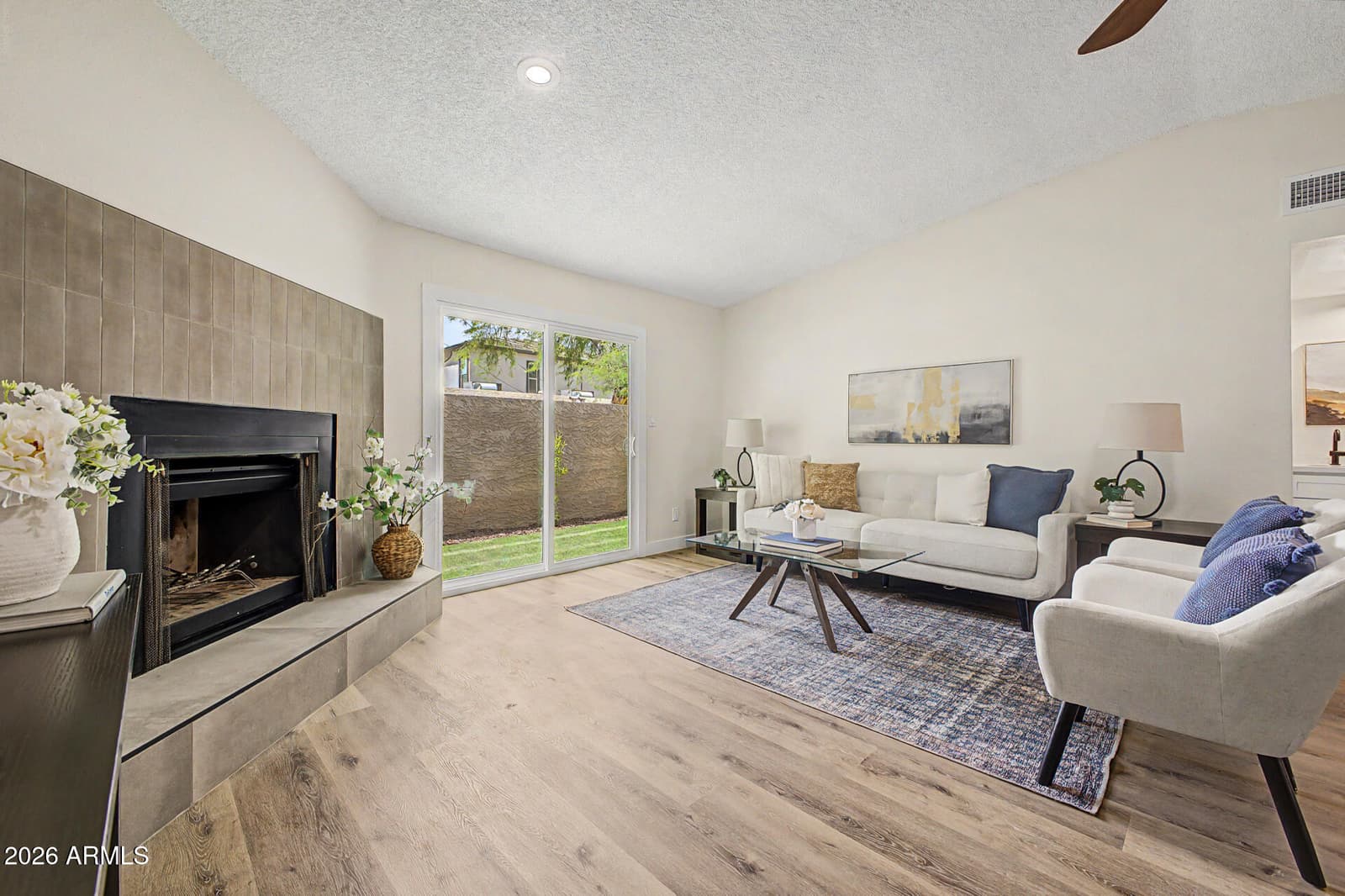 3033 N 37TH Street 6, Phoenix, AZ 85018 — photo 7 of 32