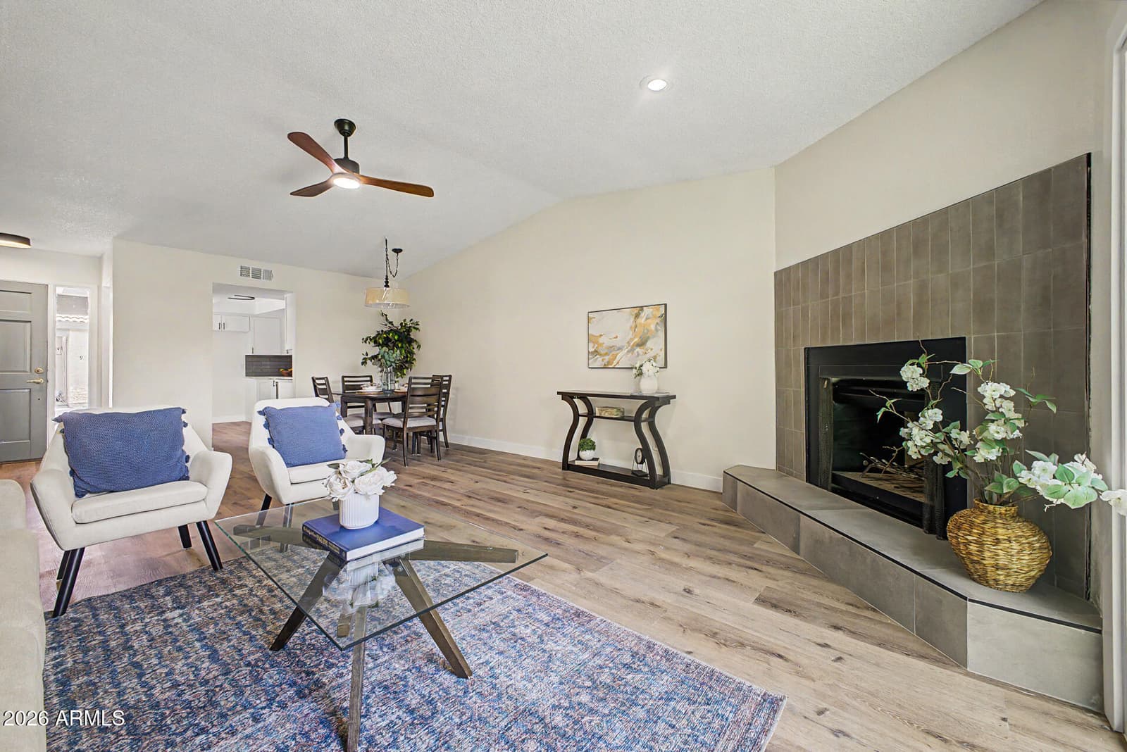 3033 N 37TH Street 6, Phoenix, AZ 85018 — photo 8 of 32