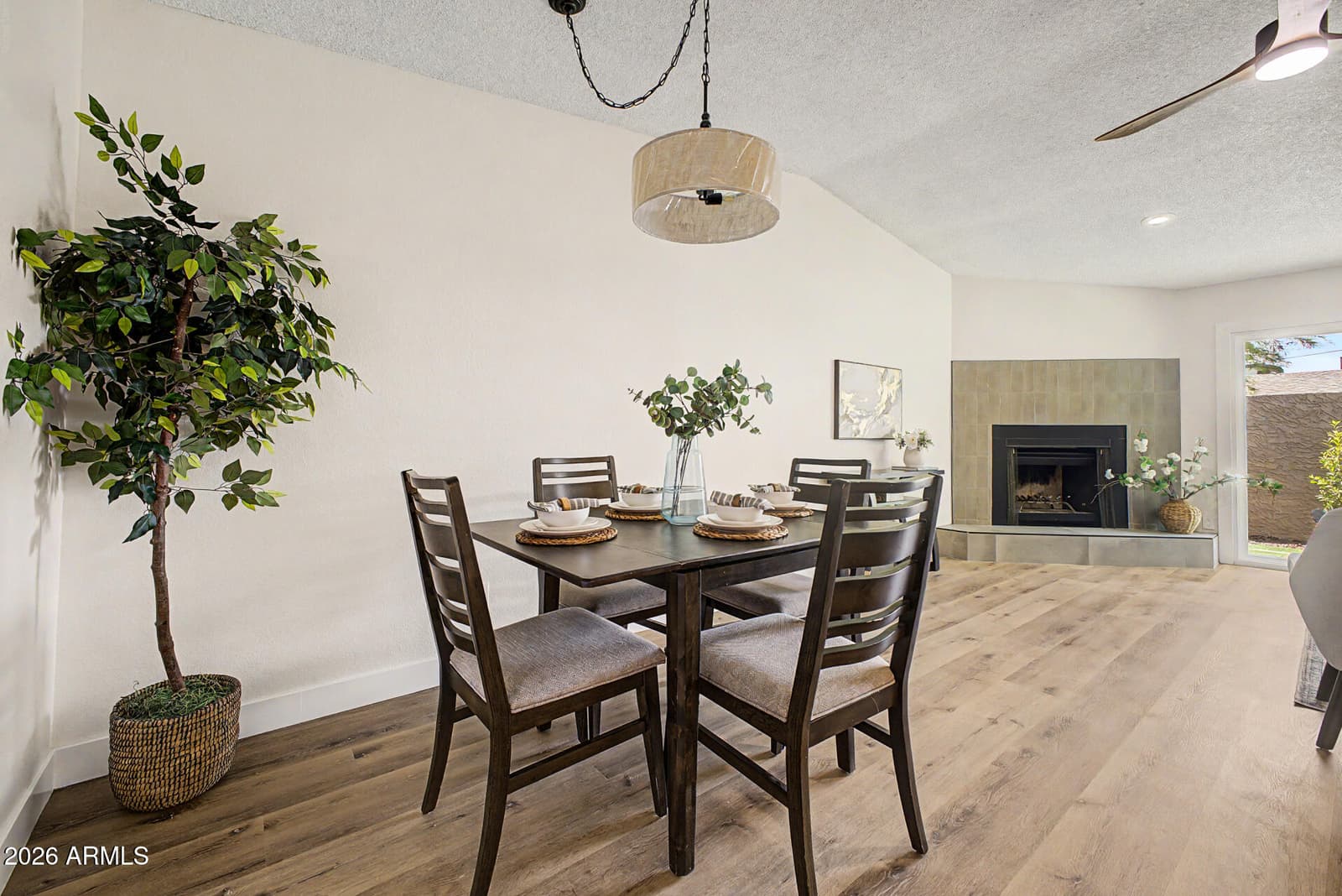 3033 N 37TH Street 6, Phoenix, AZ 85018 — photo 10 of 32