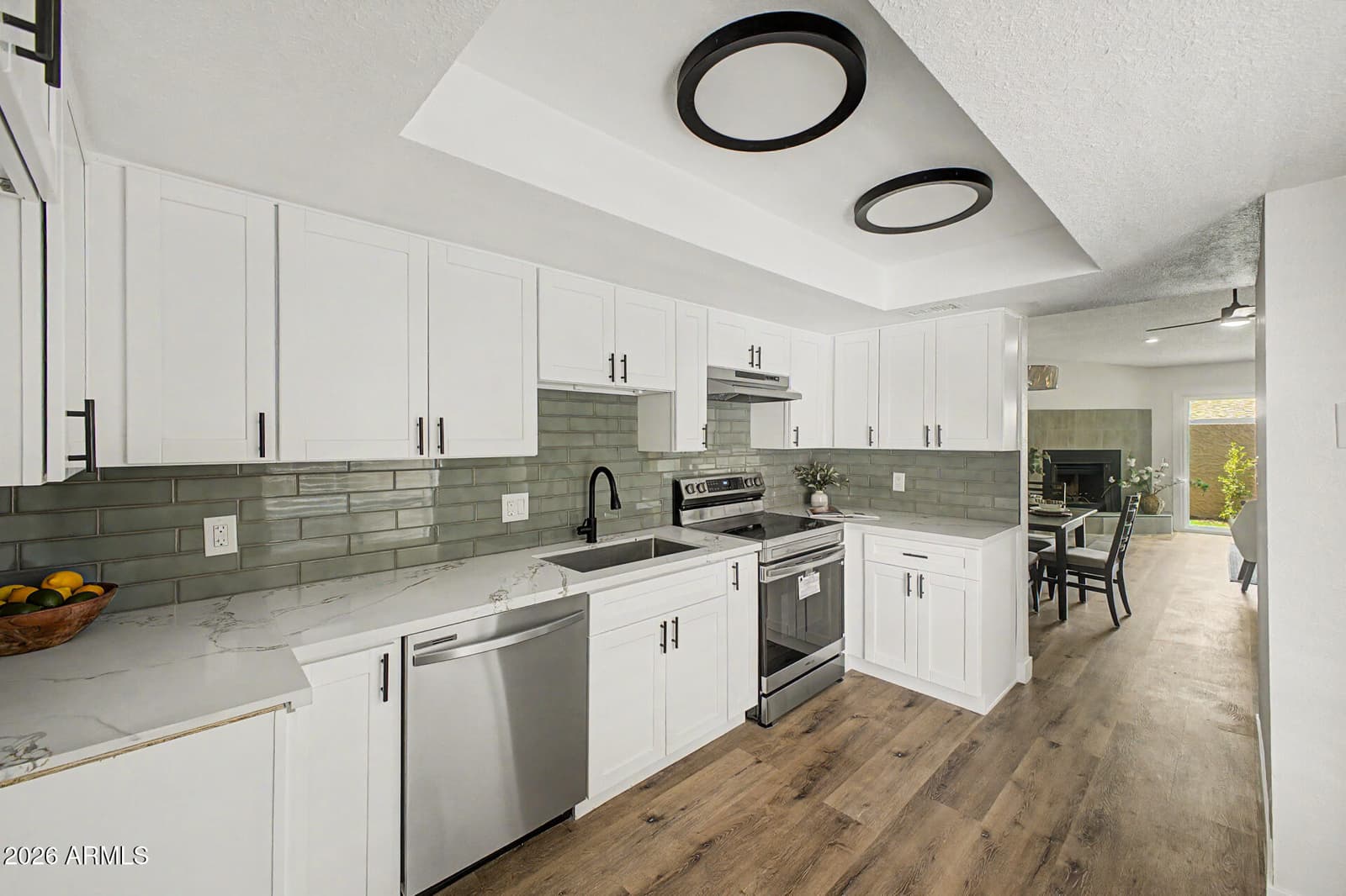 3033 N 37TH Street 6, Phoenix, AZ 85018 — photo 13 of 32