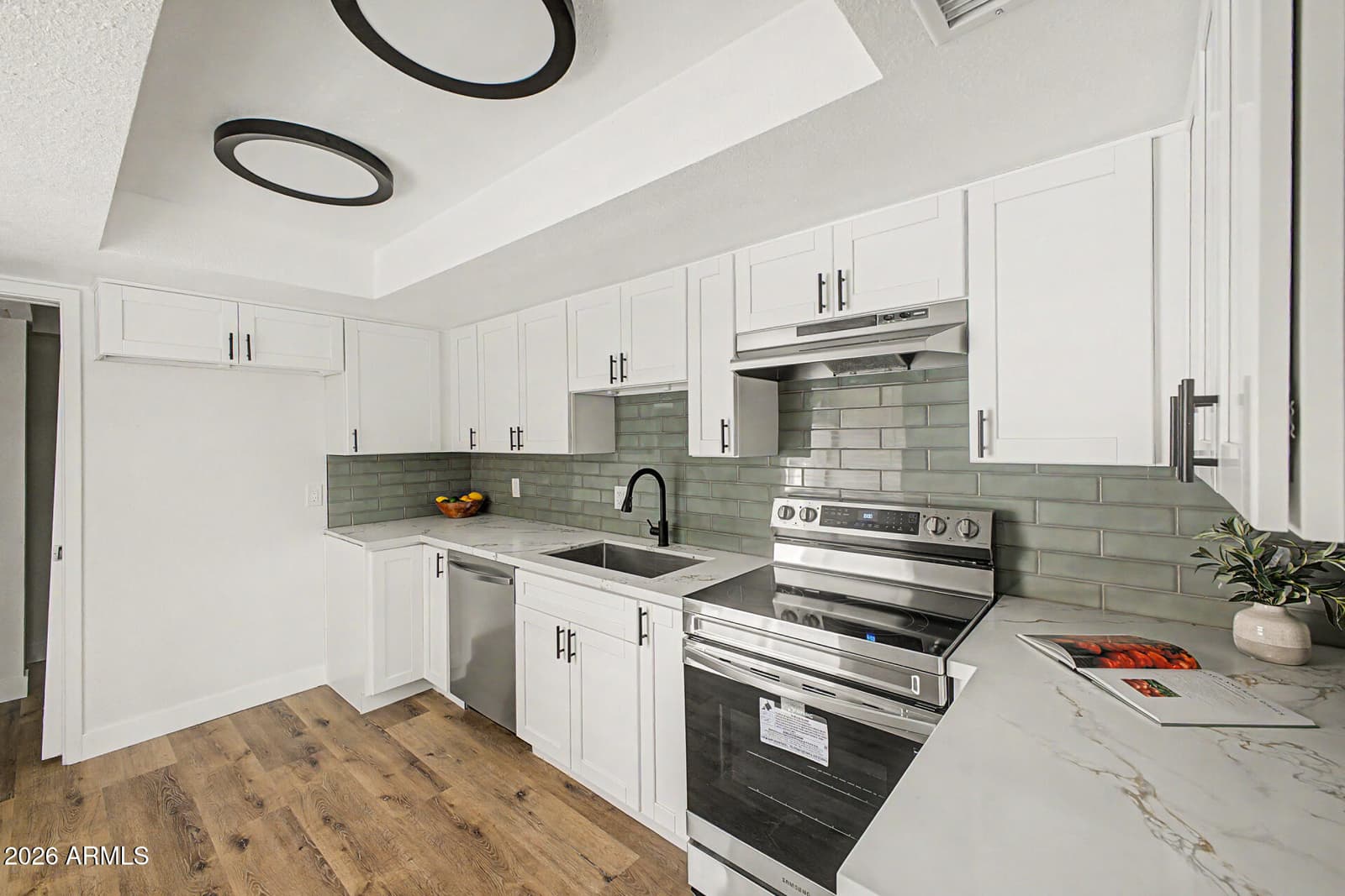 3033 N 37TH Street 6, Phoenix, AZ 85018 — photo 14 of 32