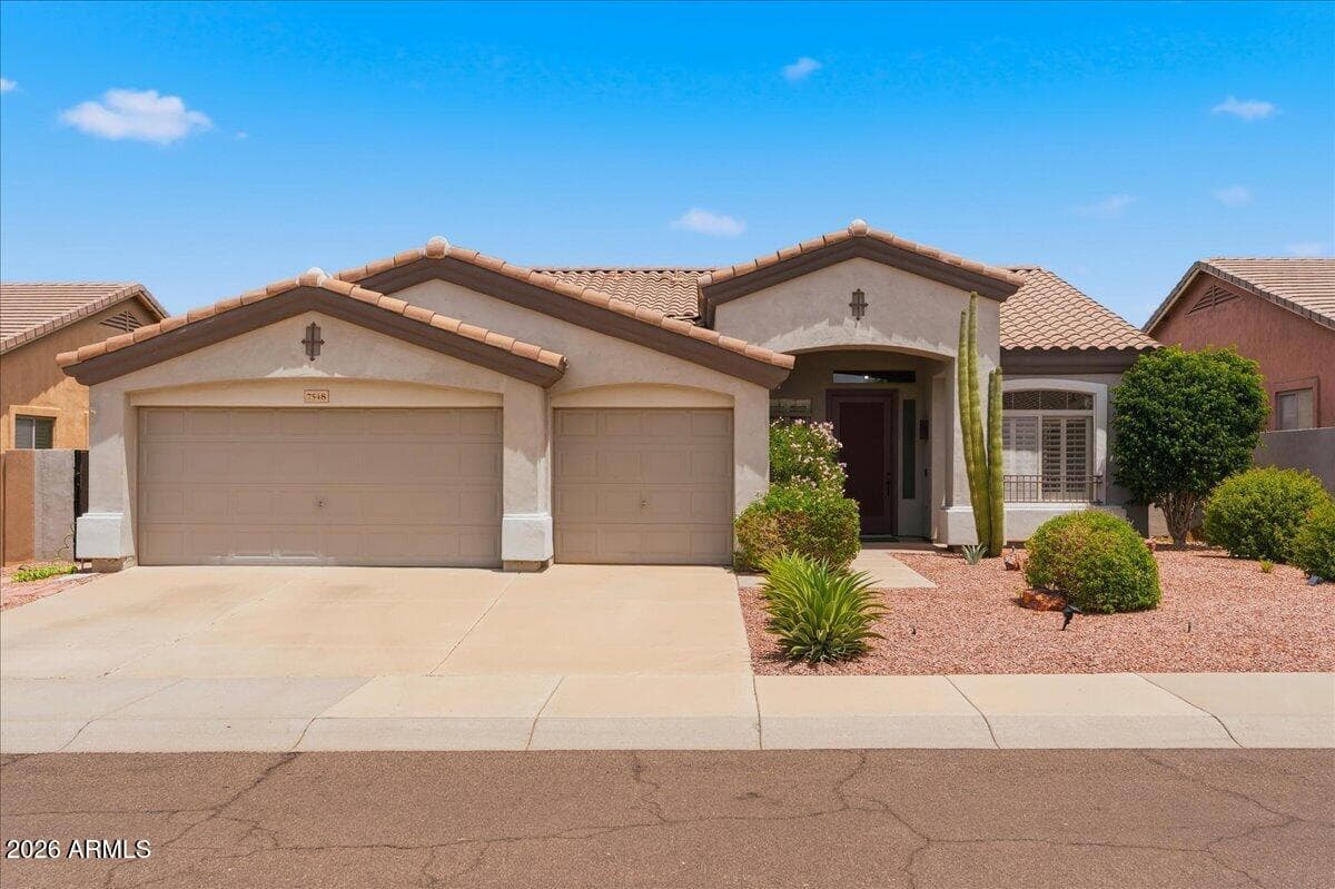 7548 E SANTA CATALINA Drive, Scottsdale, AZ 85255 — photo 2 of 44