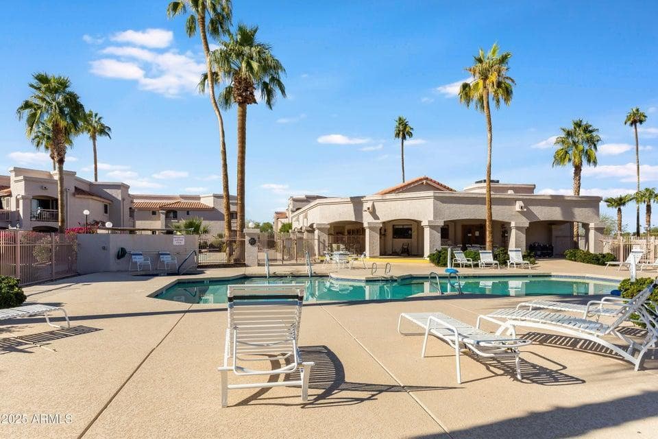 9151 W GREENWAY Road 252, Peoria, AZ 85381 — photo 3 of 28