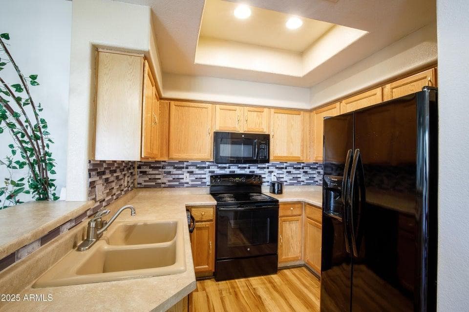 9151 W GREENWAY Road 252, Peoria, AZ 85381 — photo 10 of 28