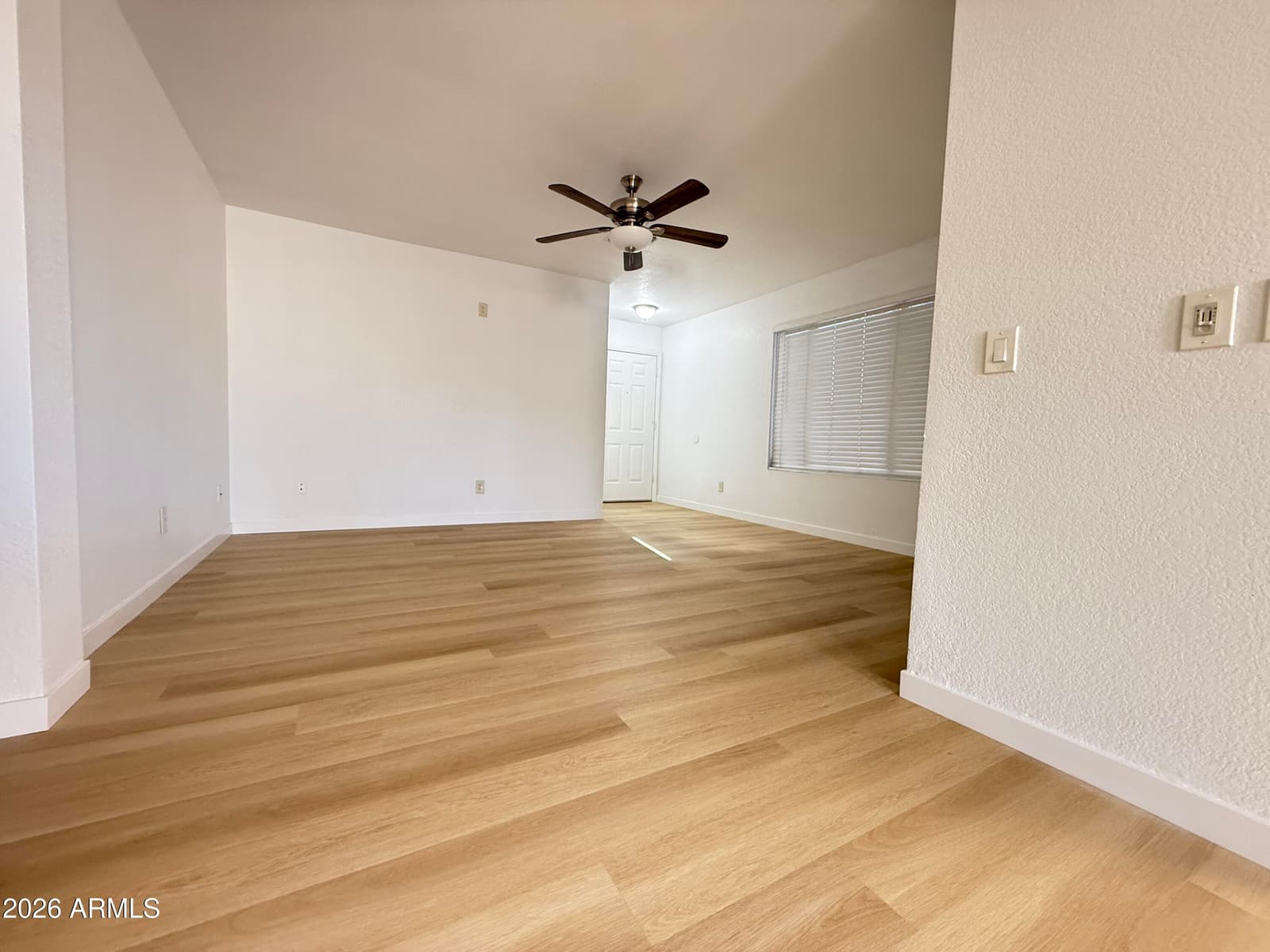 4837 N 87th Avenue, Phoenix, AZ 85037 — photo 6 of 23