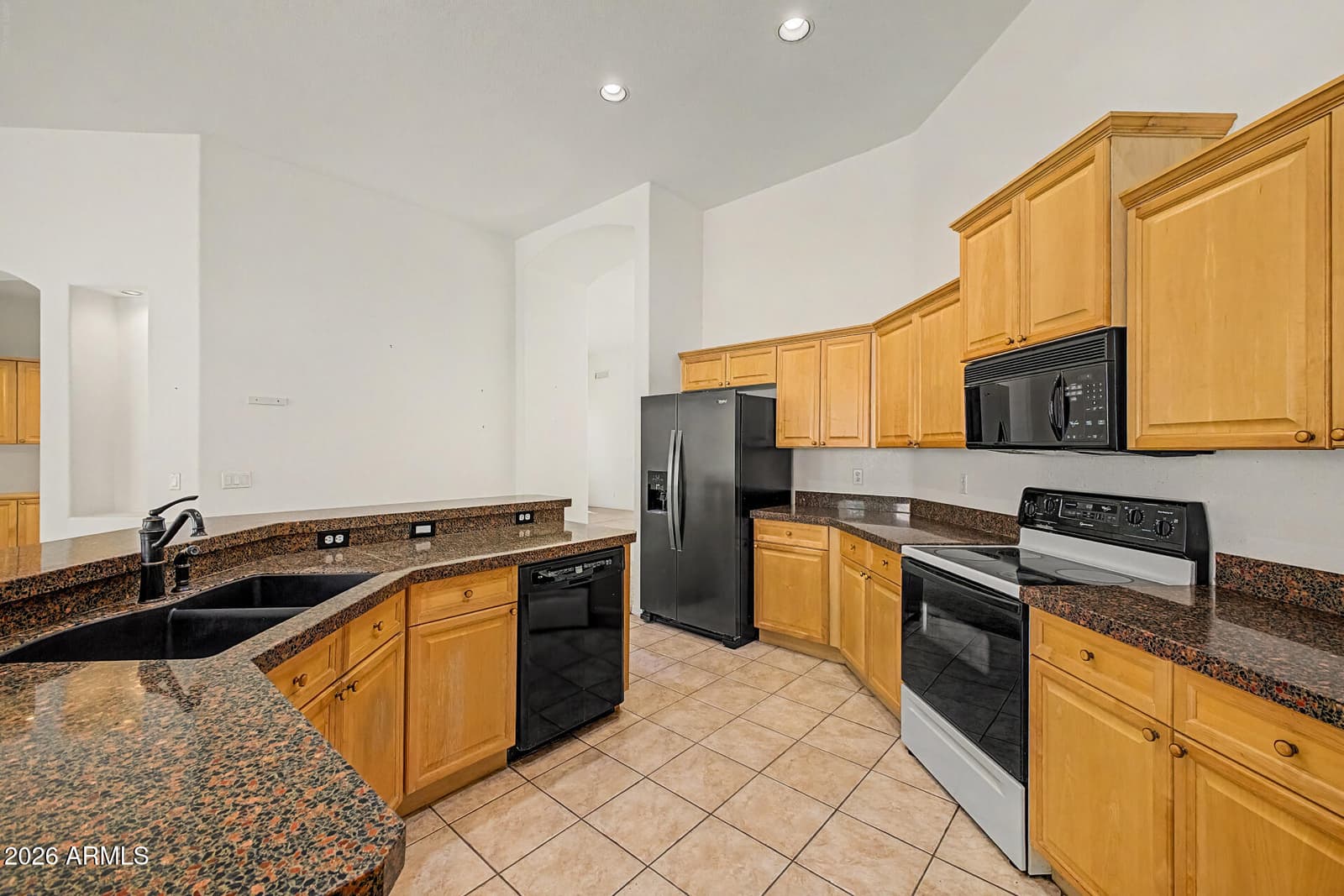 1528 E LAREDO Street, Chandler, AZ 85225 — photo 10 of 28