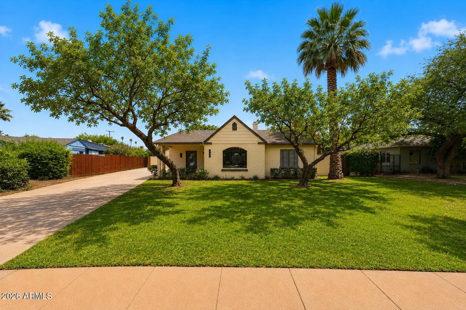 1614 Palmcroft Way SE, Phoenix, AZ 85007 — photo 2 of 45