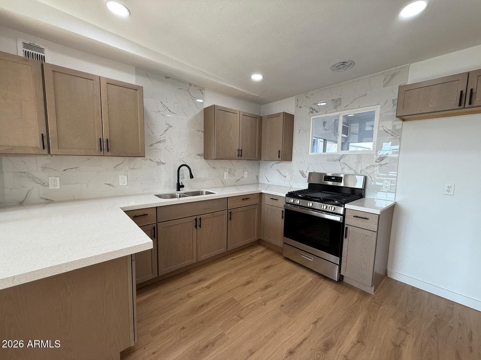 4123 N 30TH Drive, Phoenix, AZ 85017 — photo 11 of 38