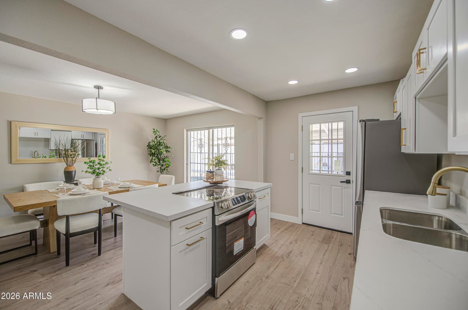 4750 N 39TH Drive, Phoenix, AZ 85019 — photo 7 of 24