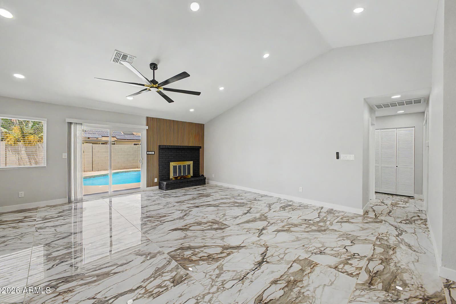 528 W MOHAWK Lane, Phoenix, AZ 85027 — photo 12 of 37