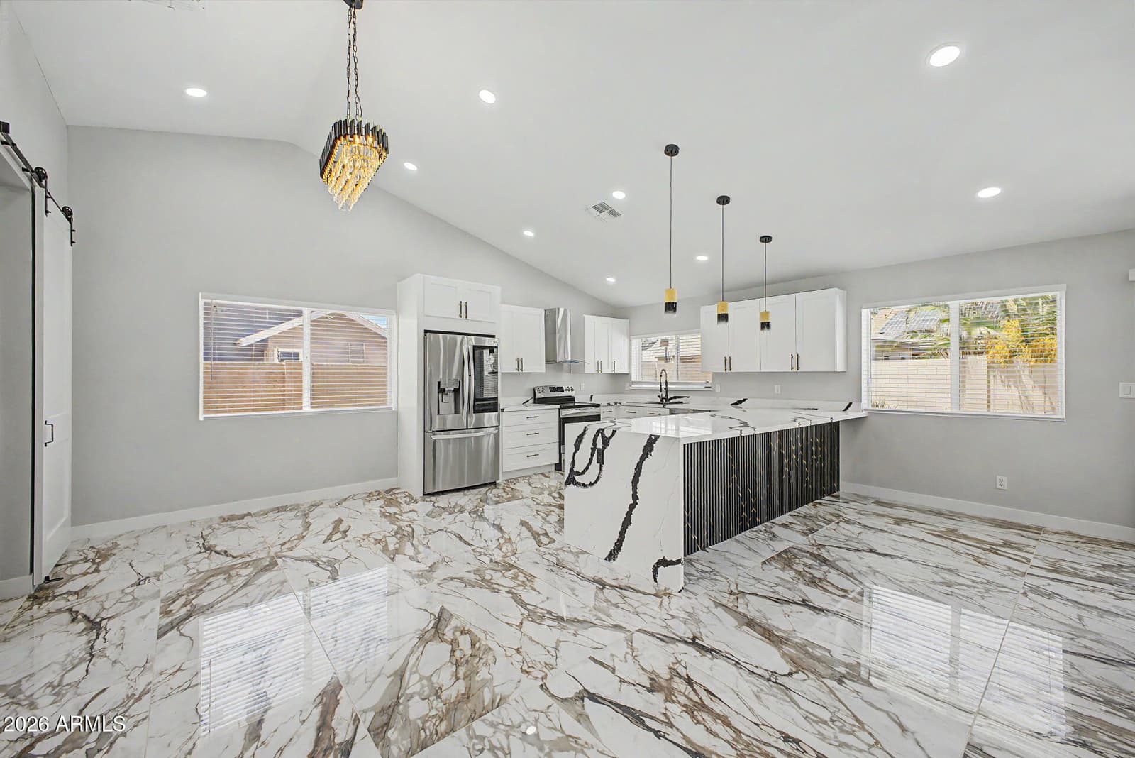 528 W MOHAWK Lane, Phoenix, AZ 85027 — photo 15 of 37