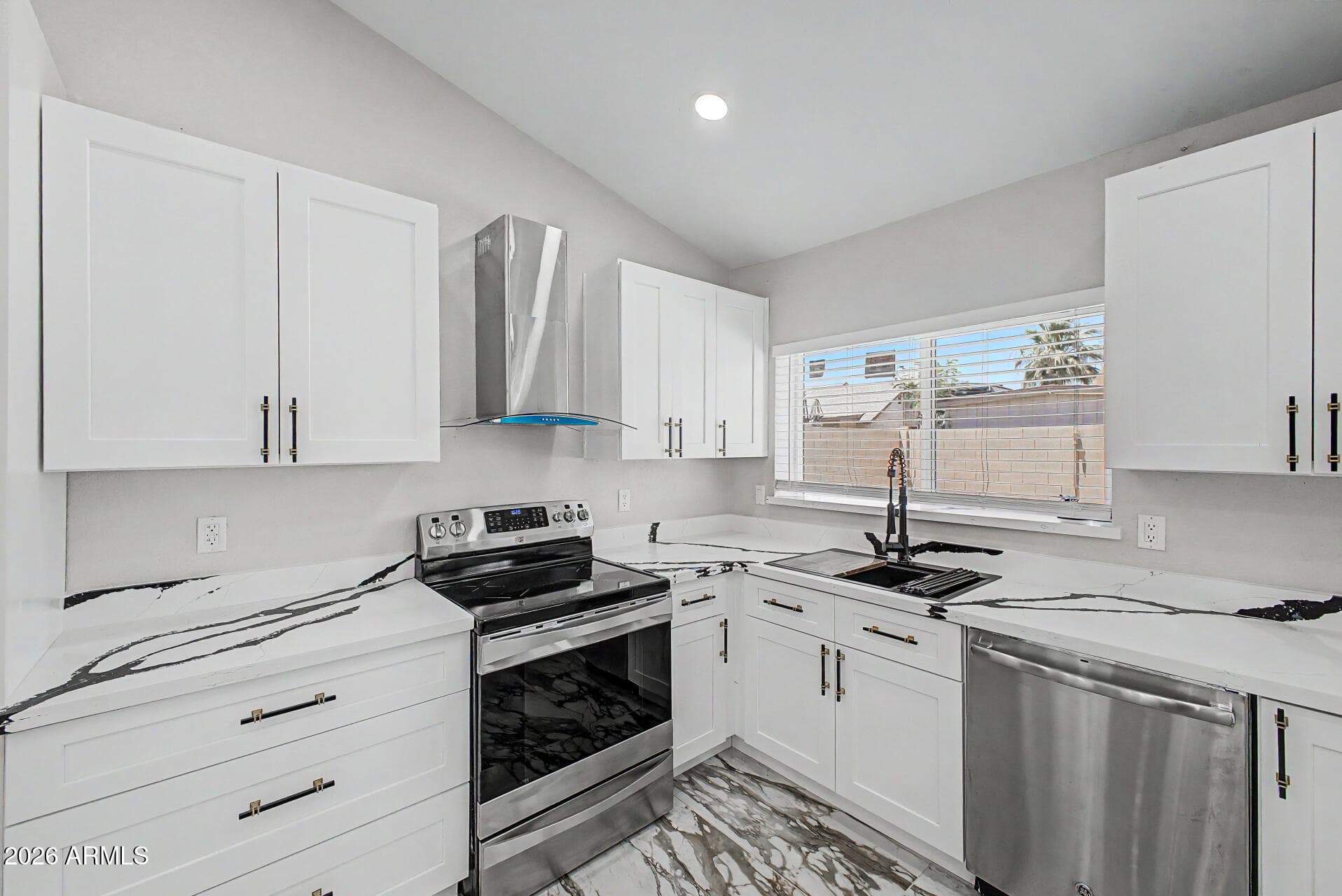 528 W MOHAWK Lane, Phoenix, AZ 85027 — photo 18 of 37