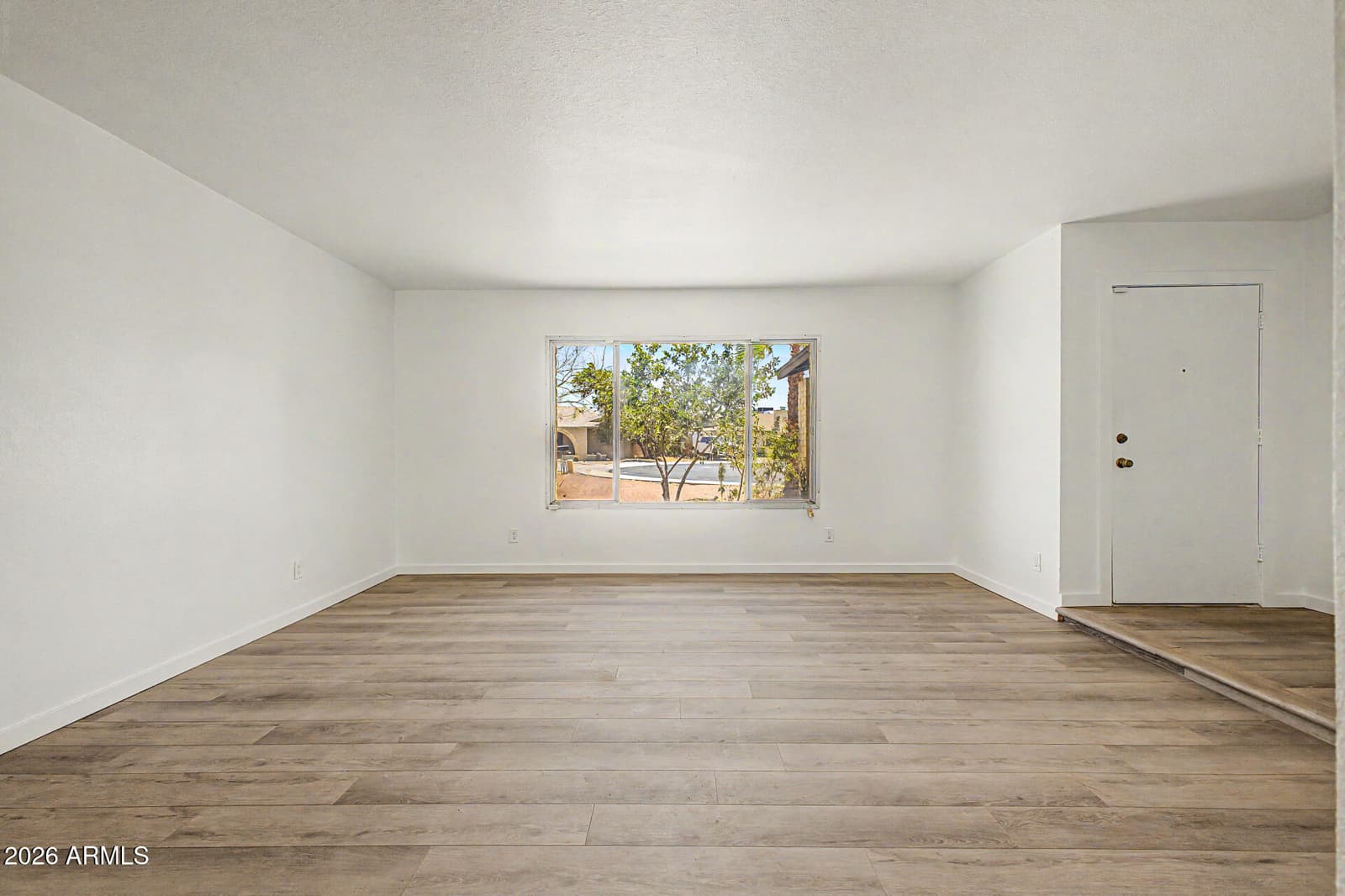 5206 W DAILEY Street, Glendale, AZ 85306 — photo 2 of 35