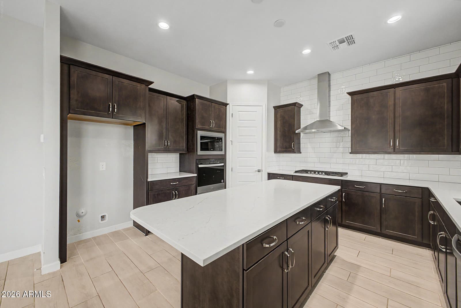 5128 E HELENA Drive, Scottsdale, AZ 85254 — photo 10 of 41