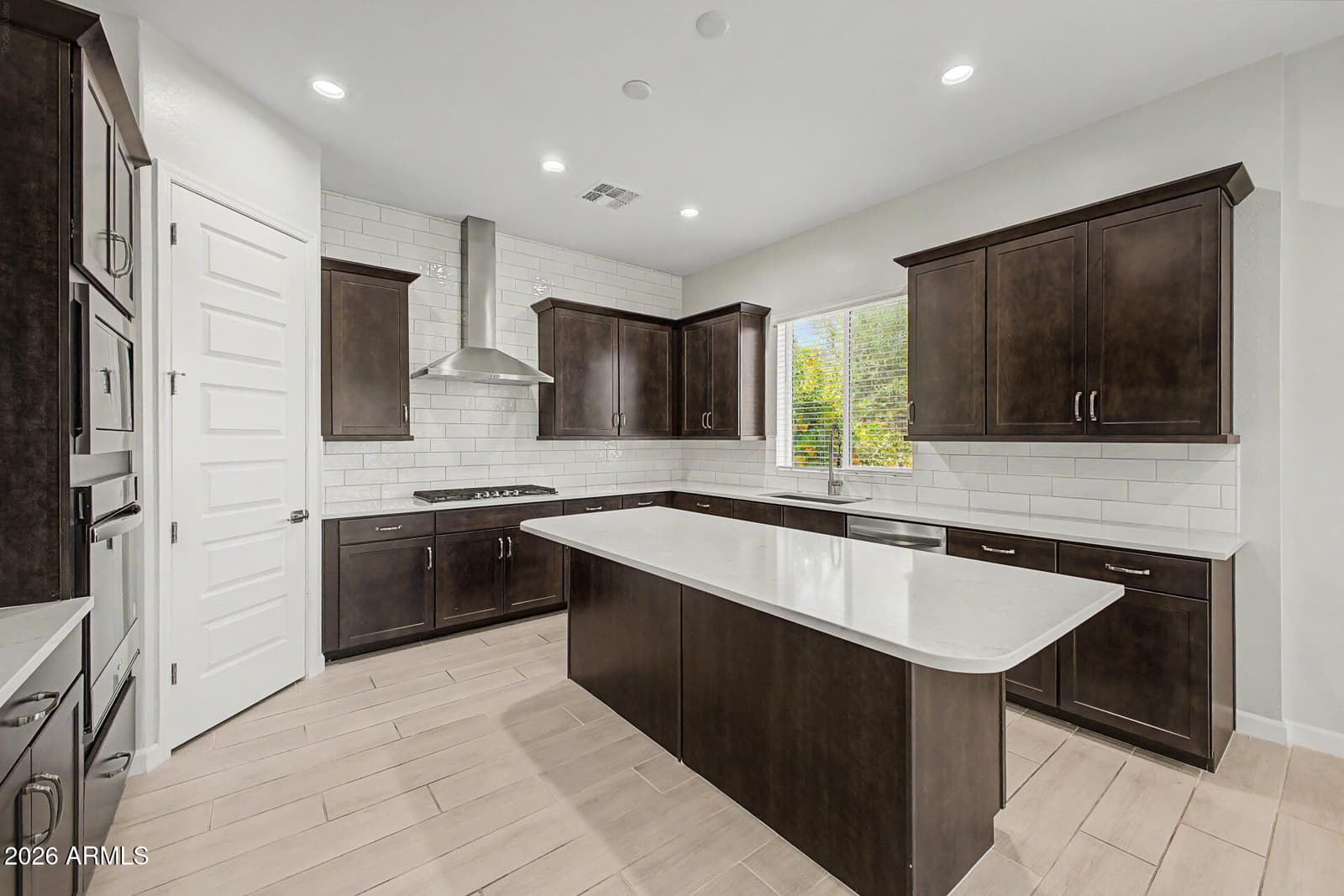 5128 E HELENA Drive, Scottsdale, AZ 85254 — photo 11 of 41