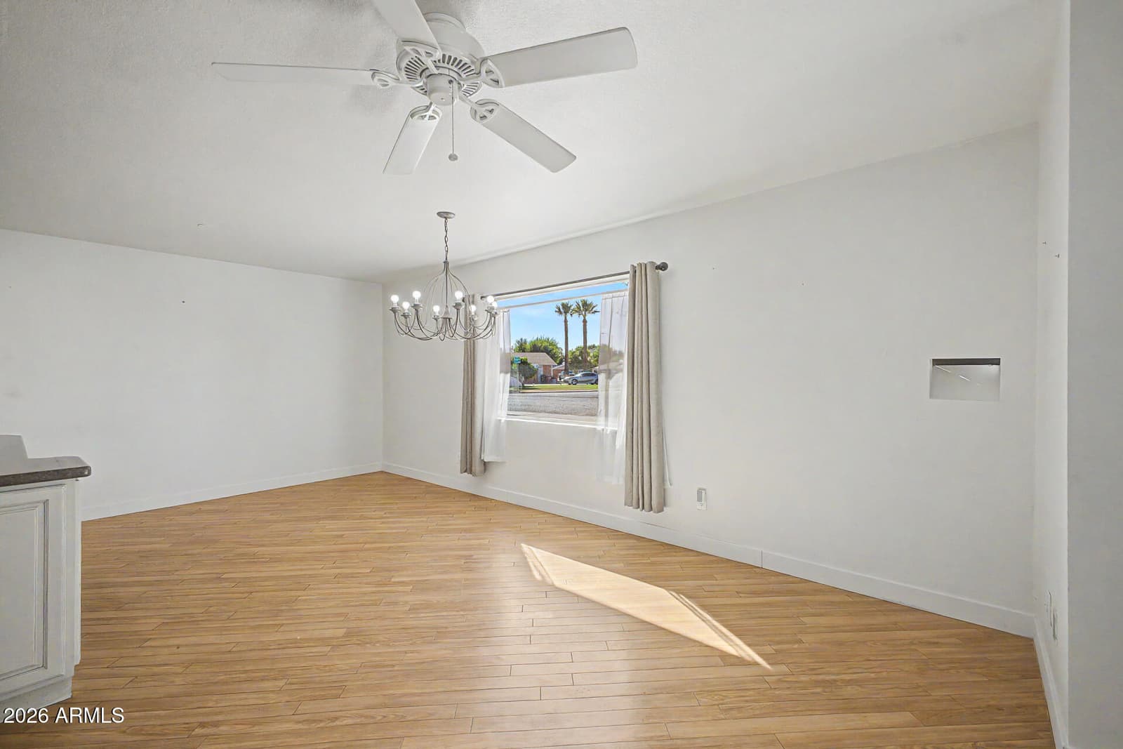 8453 E RANCHO VISTA Drive, Scottsdale, AZ 85251 — photo 7 of 27