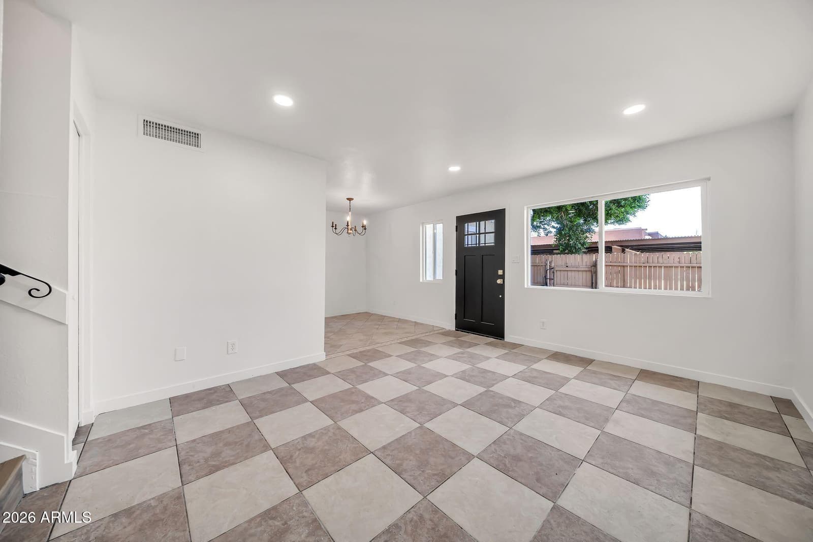 3338 W LAS PALMARITAS Drive, Phoenix, AZ 85051 — photo 7 of 35