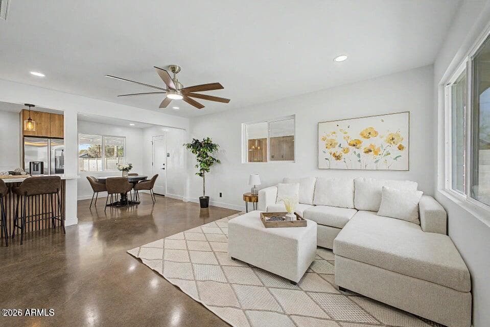 2130 W WELDON Avenue, Phoenix, AZ 85015 — photo 2 of 8