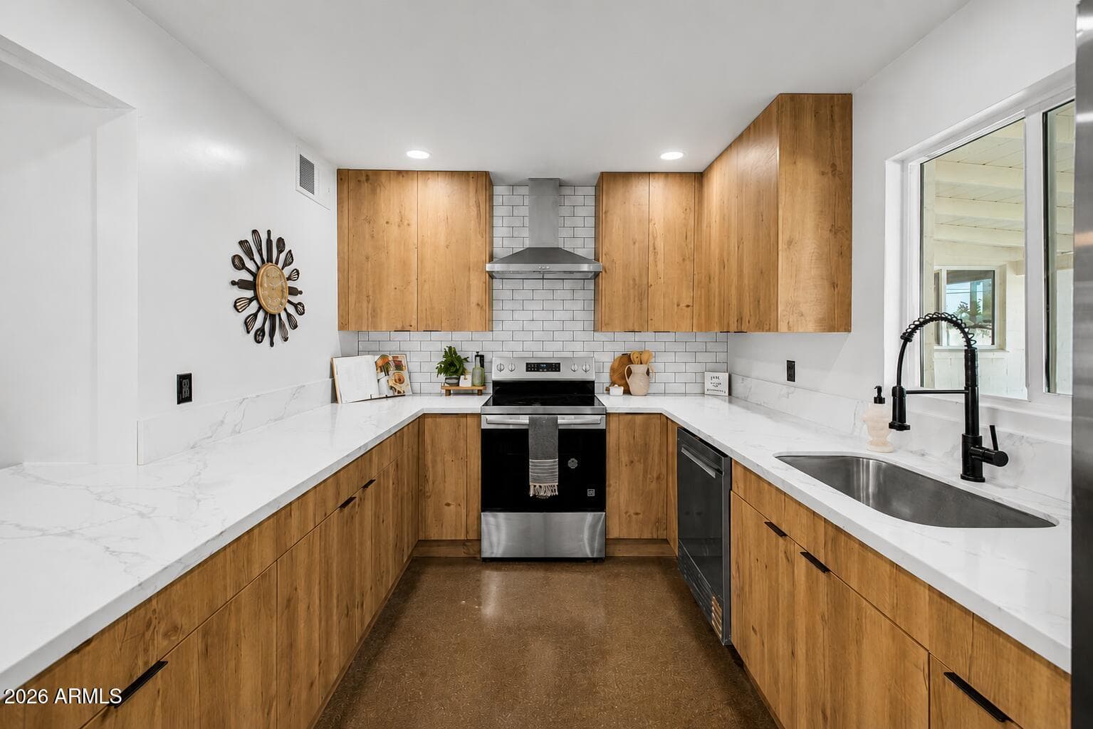 2130 W WELDON Avenue, Phoenix, AZ 85015 — photo 4 of 8