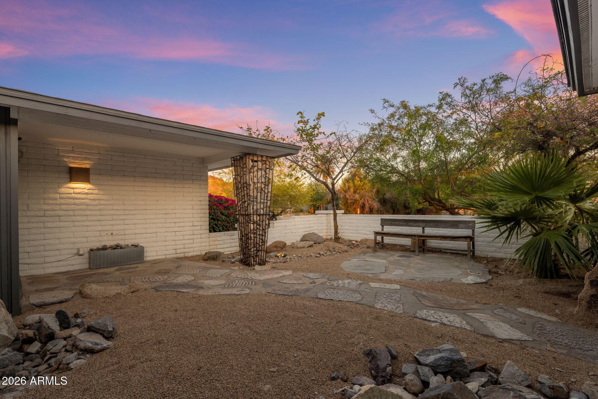 2432 E PIESTEWA PEAK Drive, Phoenix, AZ 85016 — photo 6 of 51
