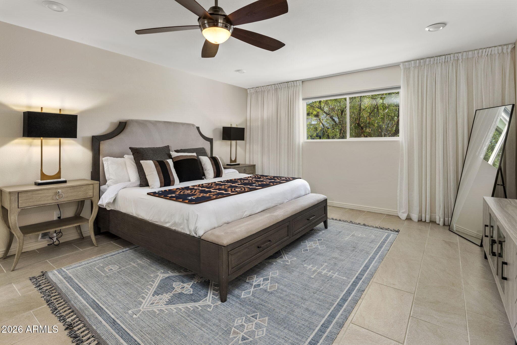 2432 E PIESTEWA PEAK Drive, Phoenix, AZ 85016 — photo 12 of 51