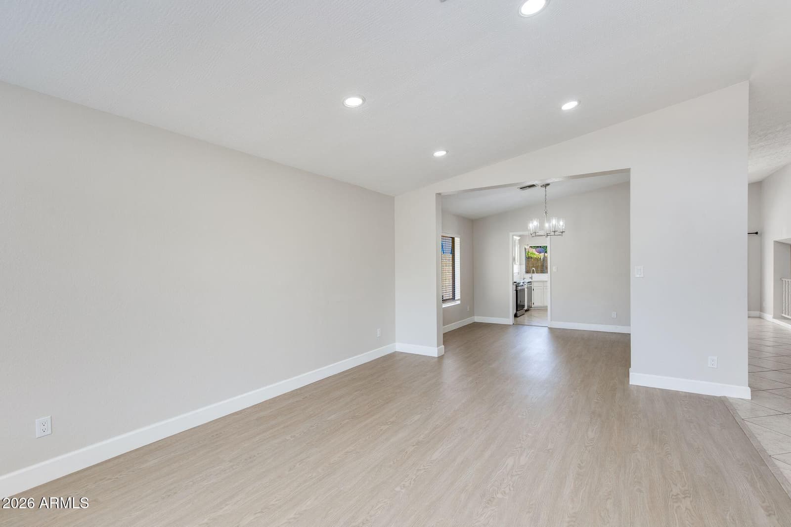 4041 W Avenida Del Sol Avenue, Glendale, AZ 85310 — photo 5 of 51