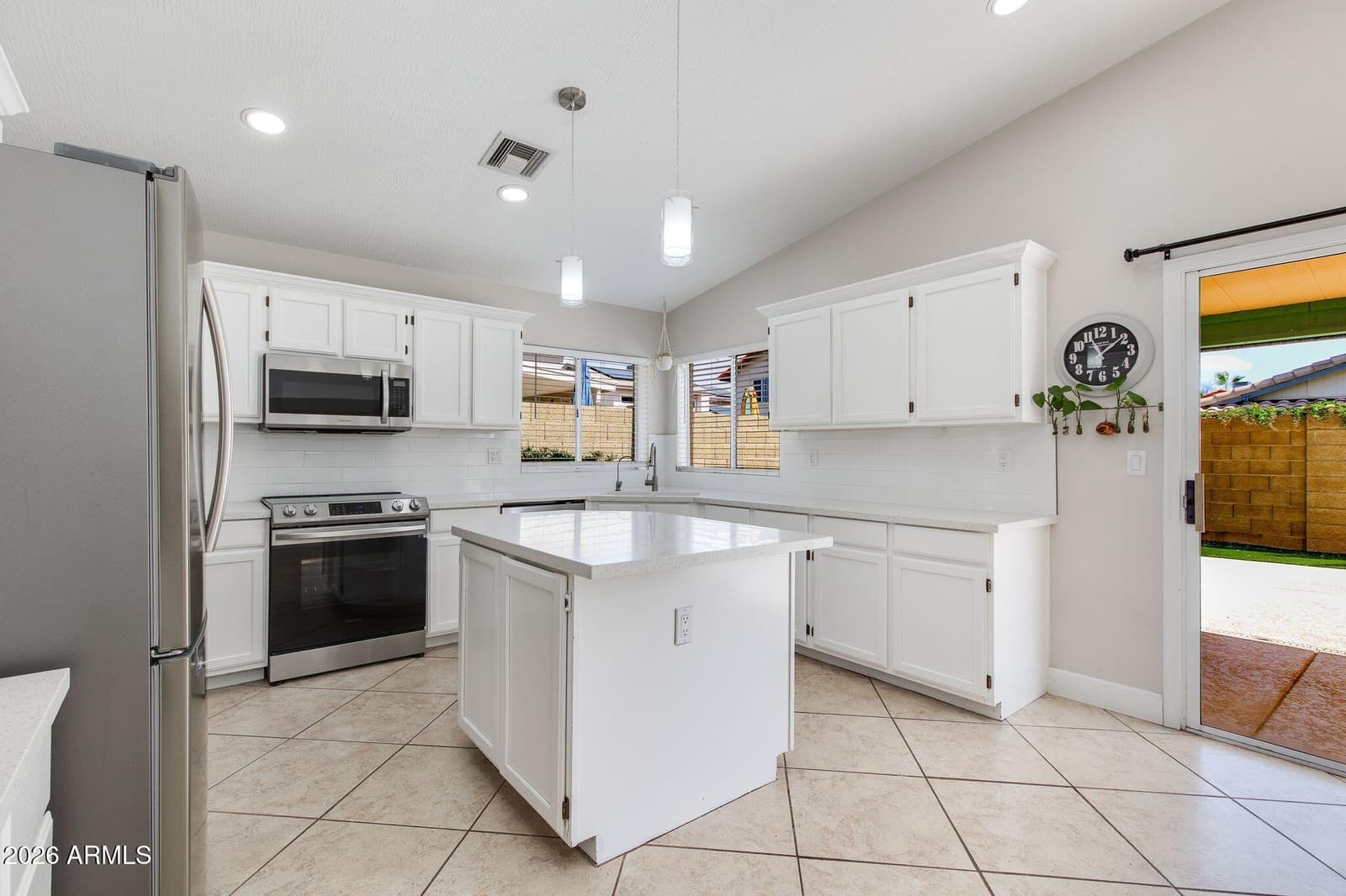 4041 W Avenida Del Sol Avenue, Glendale, AZ 85310 — photo 14 of 51
