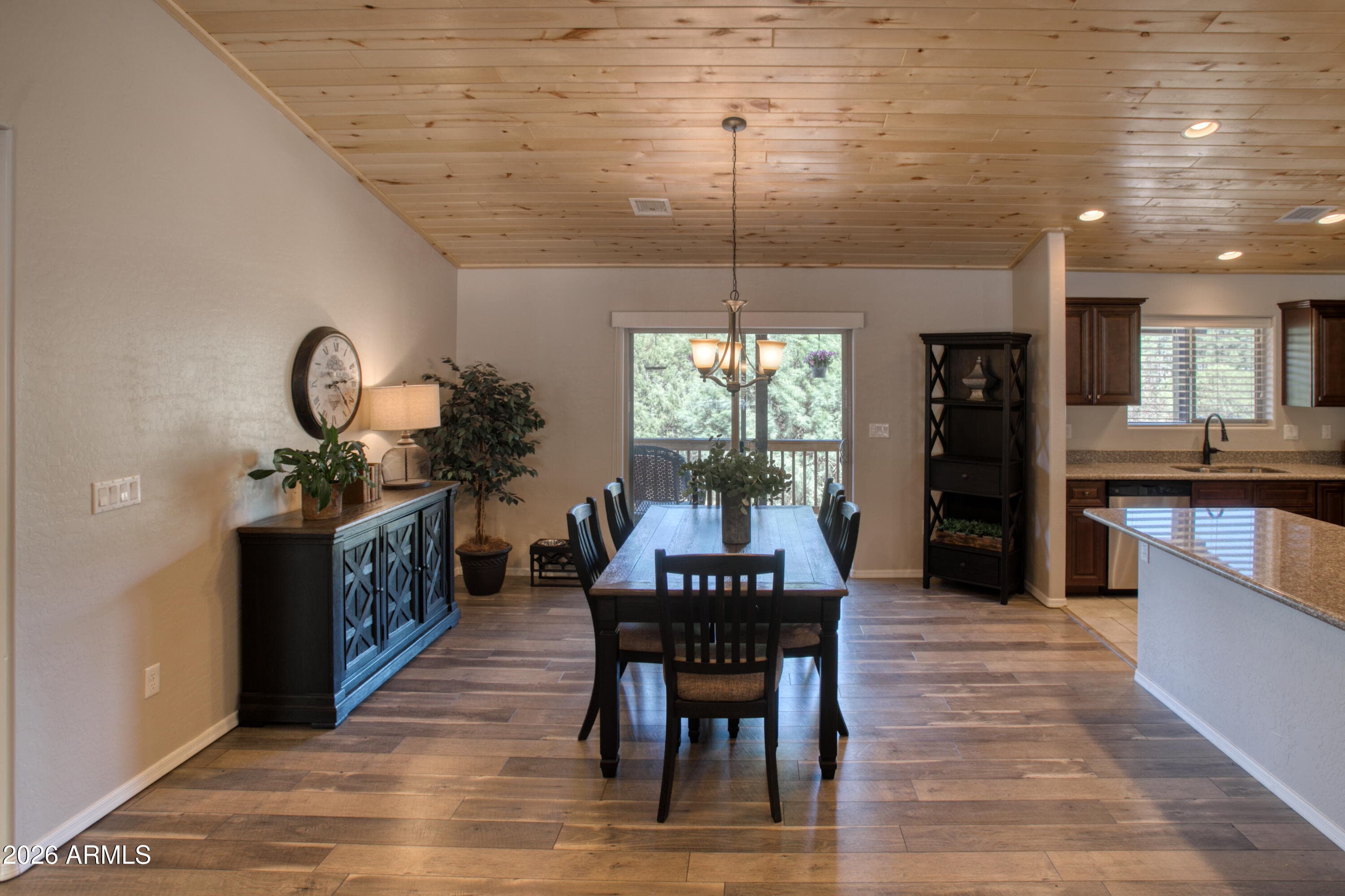 621 ANGELAS Place, Show Low, AZ 85901 — photo 12 of 44