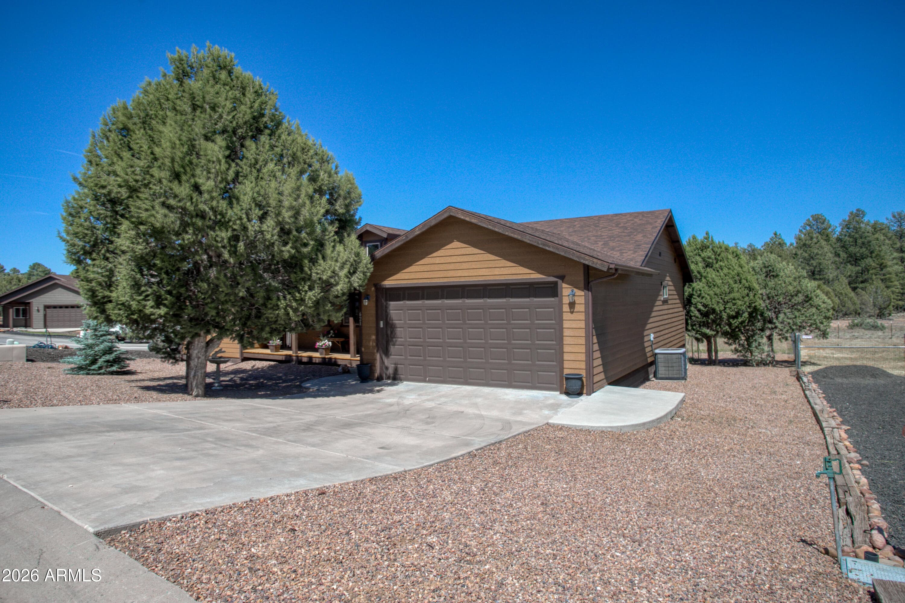621 ANGELAS Place, Show Low, AZ 85901 — photo 1 of 44