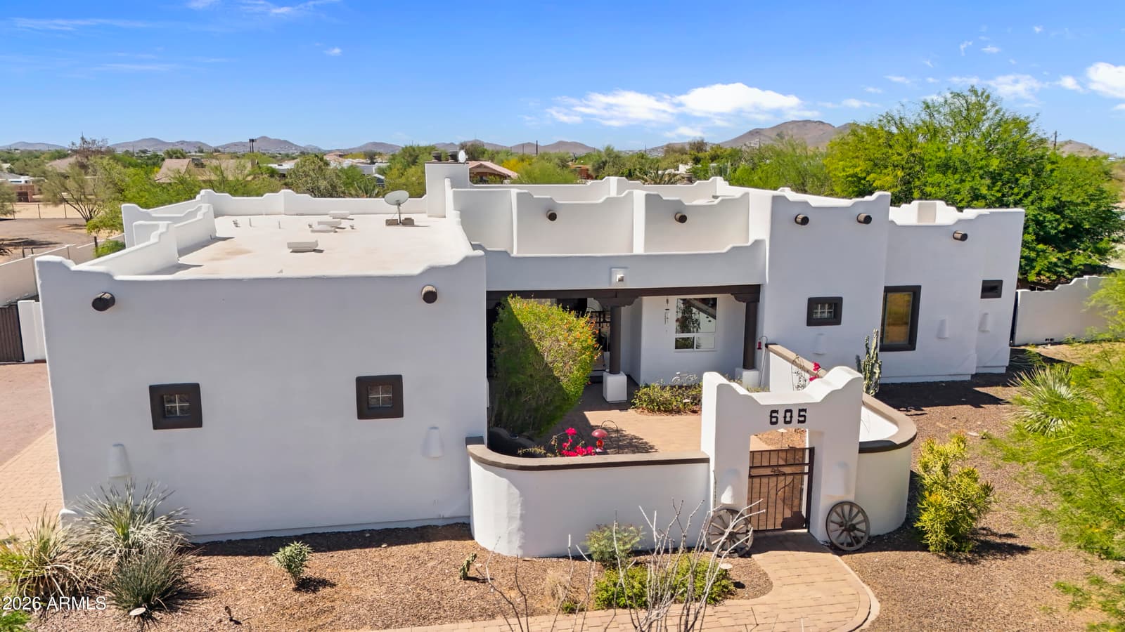 605 W Ridgecrest Road, Phoenix, AZ 85086 — photo 2 of 40