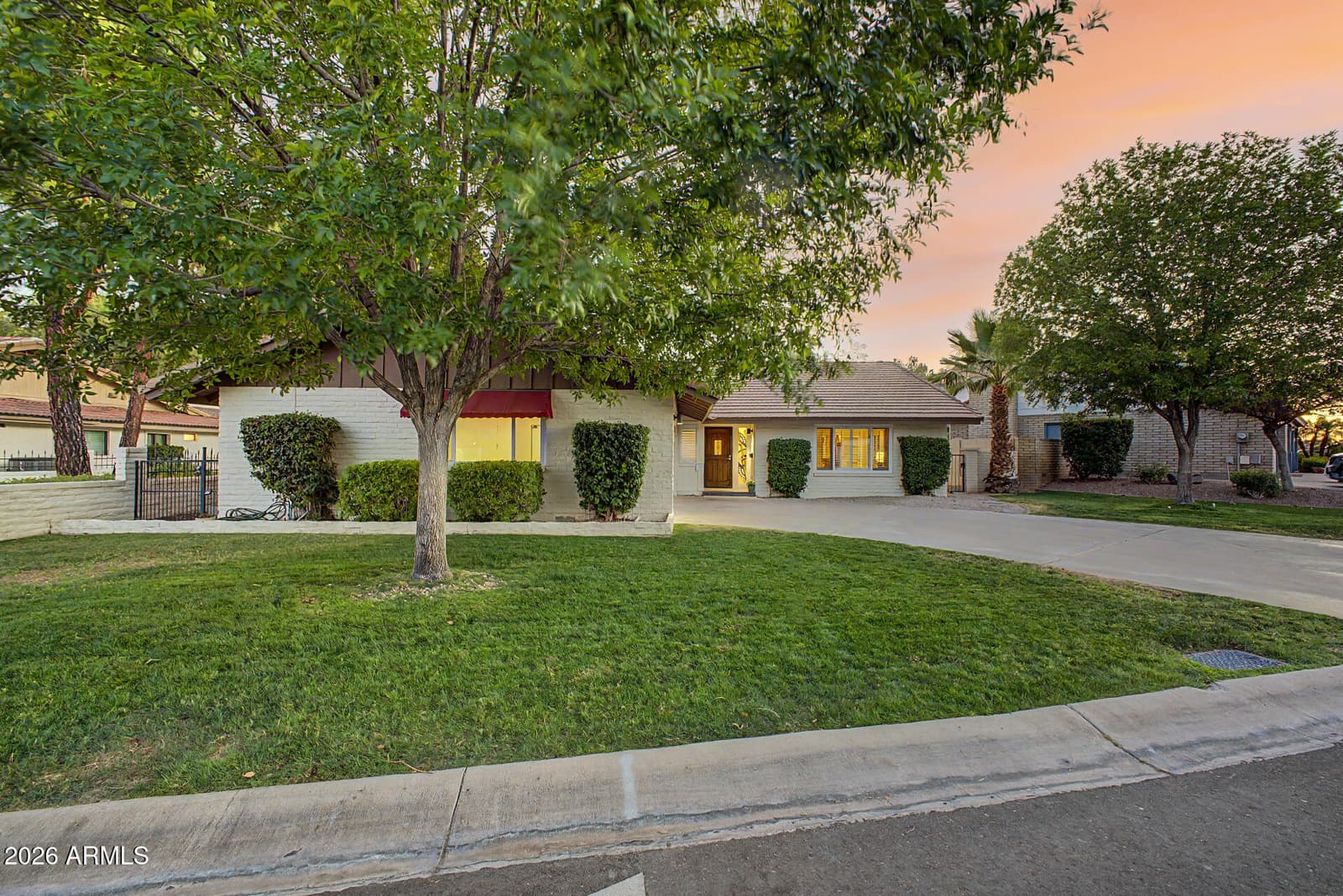 1221 E STEAMBOAT BEND Drive, Tempe, AZ 85283