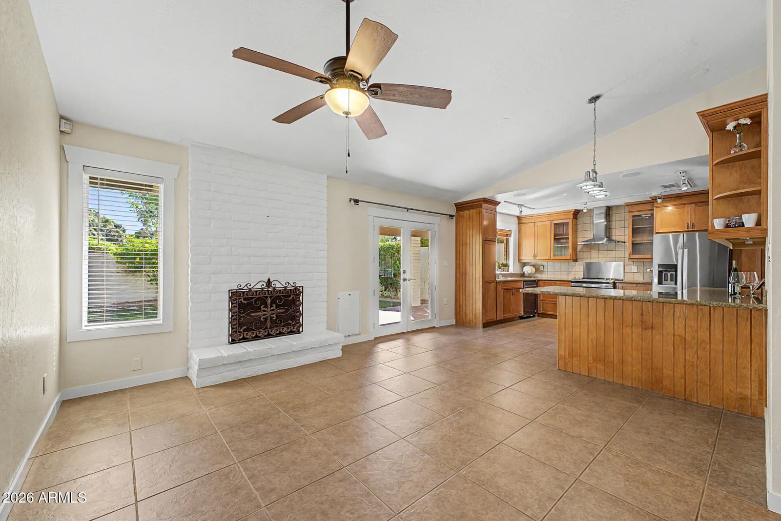 1221 E STEAMBOAT BEND Drive, Tempe, AZ 85283 — photo 10 of 55