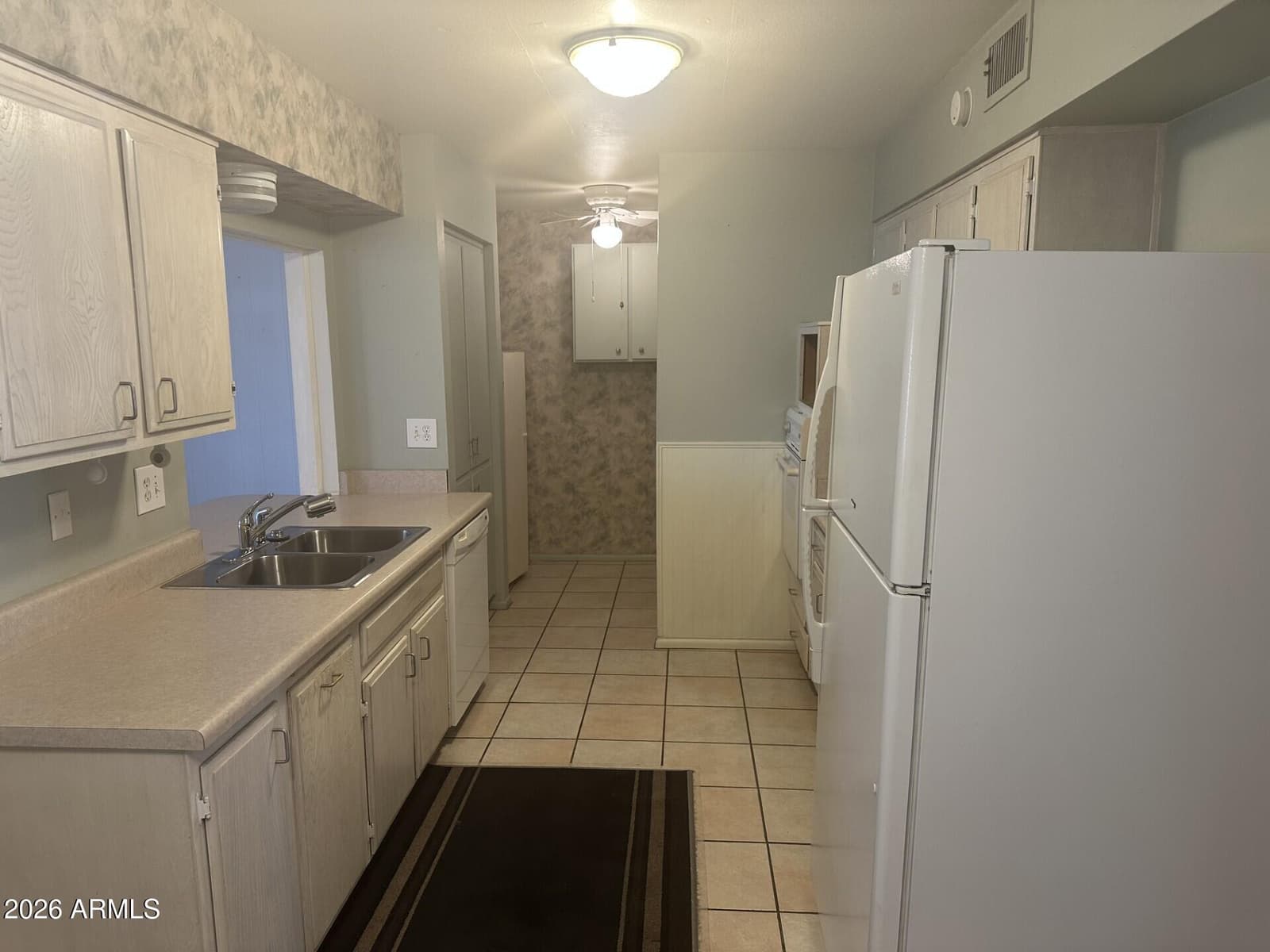 10512 W EL CAPITAN Circle, Sun City, AZ 85351 — photo 6 of 34
