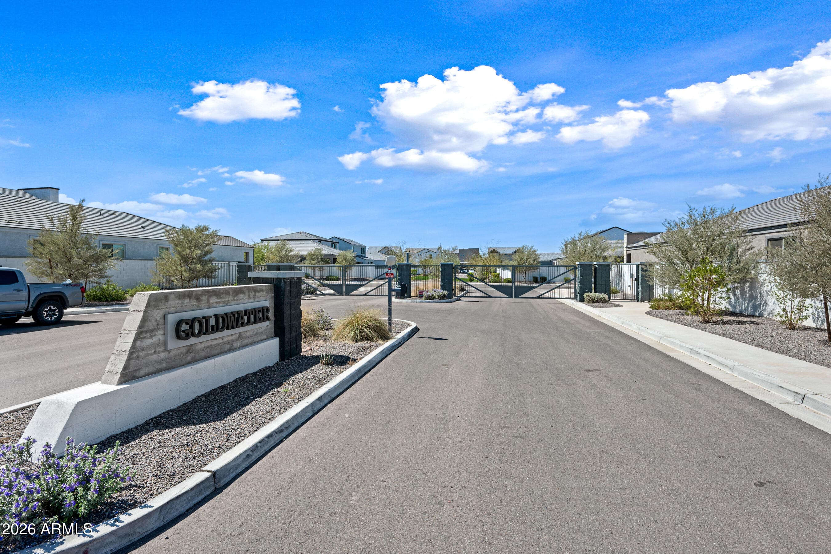 2327 E LEVI Drive, Phoenix, AZ 85040 — photo 13 of 40