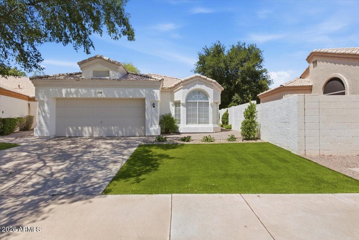 1028 N COLUMBUS Drive, Gilbert, AZ 85234 — photo 4 of 73
