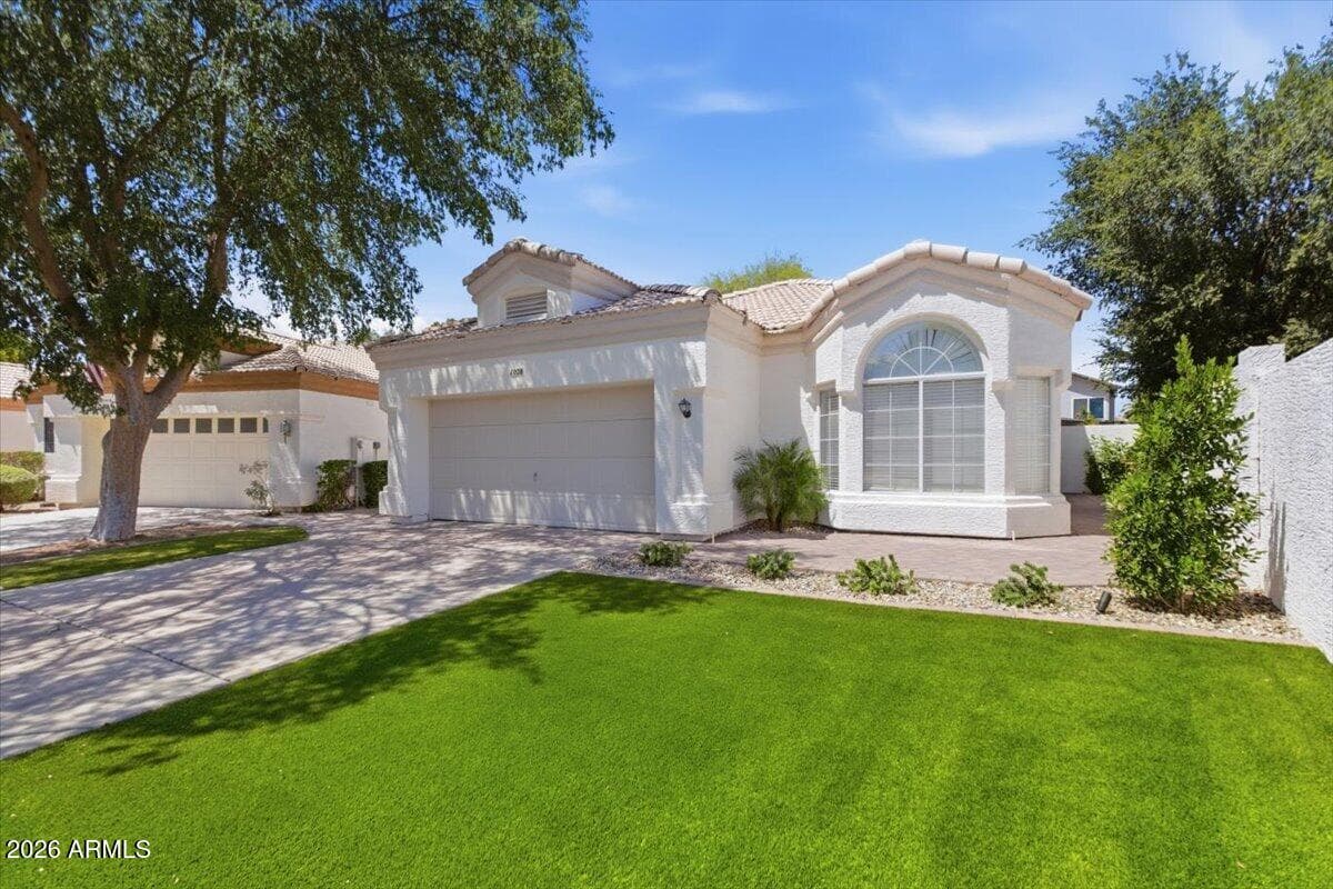1028 N COLUMBUS Drive, Gilbert, AZ 85234 — photo 5 of 73