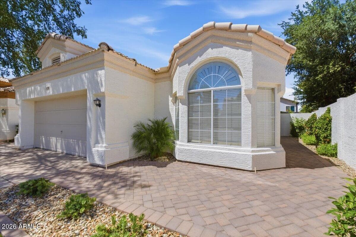 1028 N COLUMBUS Drive, Gilbert, AZ 85234 — photo 7 of 73